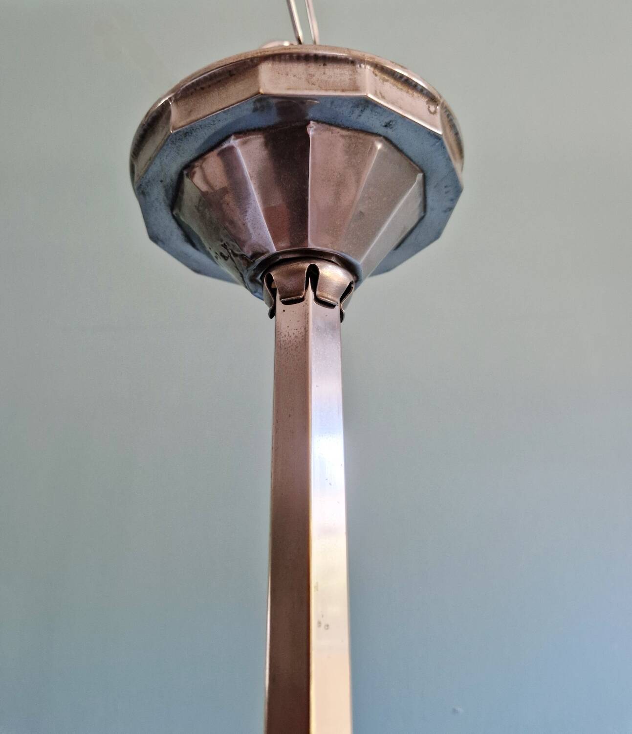 Art Deco Skyscraper suspension in frosted glass, 1930s