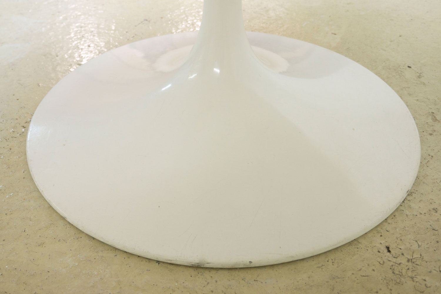 Table 137 cm Tulip Vintage by Eero Saarinen for Knoll Calacatta marble