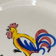 Paire d'assiettes décor coq, Cocorico, en céramique de Saint Clément