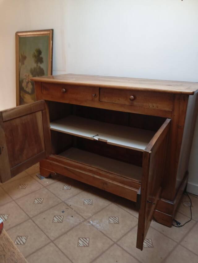 Elegant rectangular low sideboard