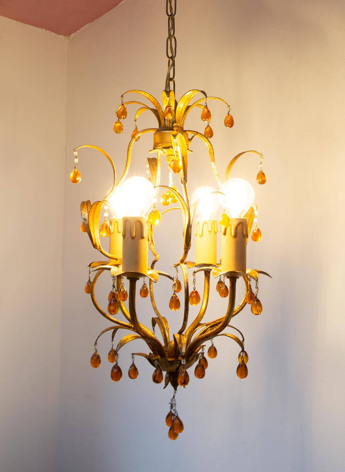 Small Italian chandelier in gold metal with leaves and flowers, c. 1960 (30 cm)
