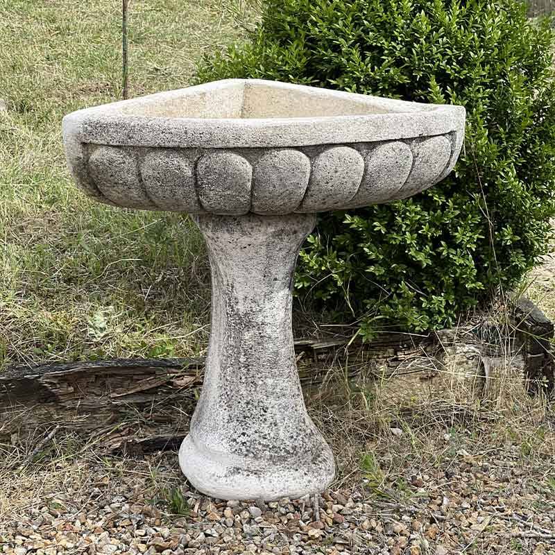 Shell planter 74x50x79cm