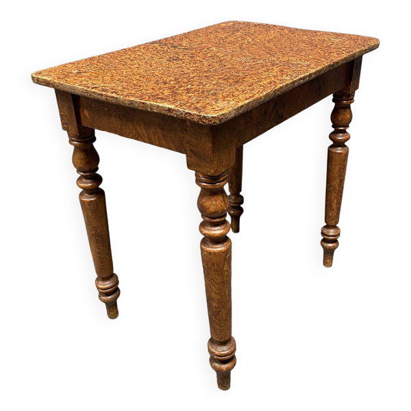 Petite table peinte en brocante ancienne