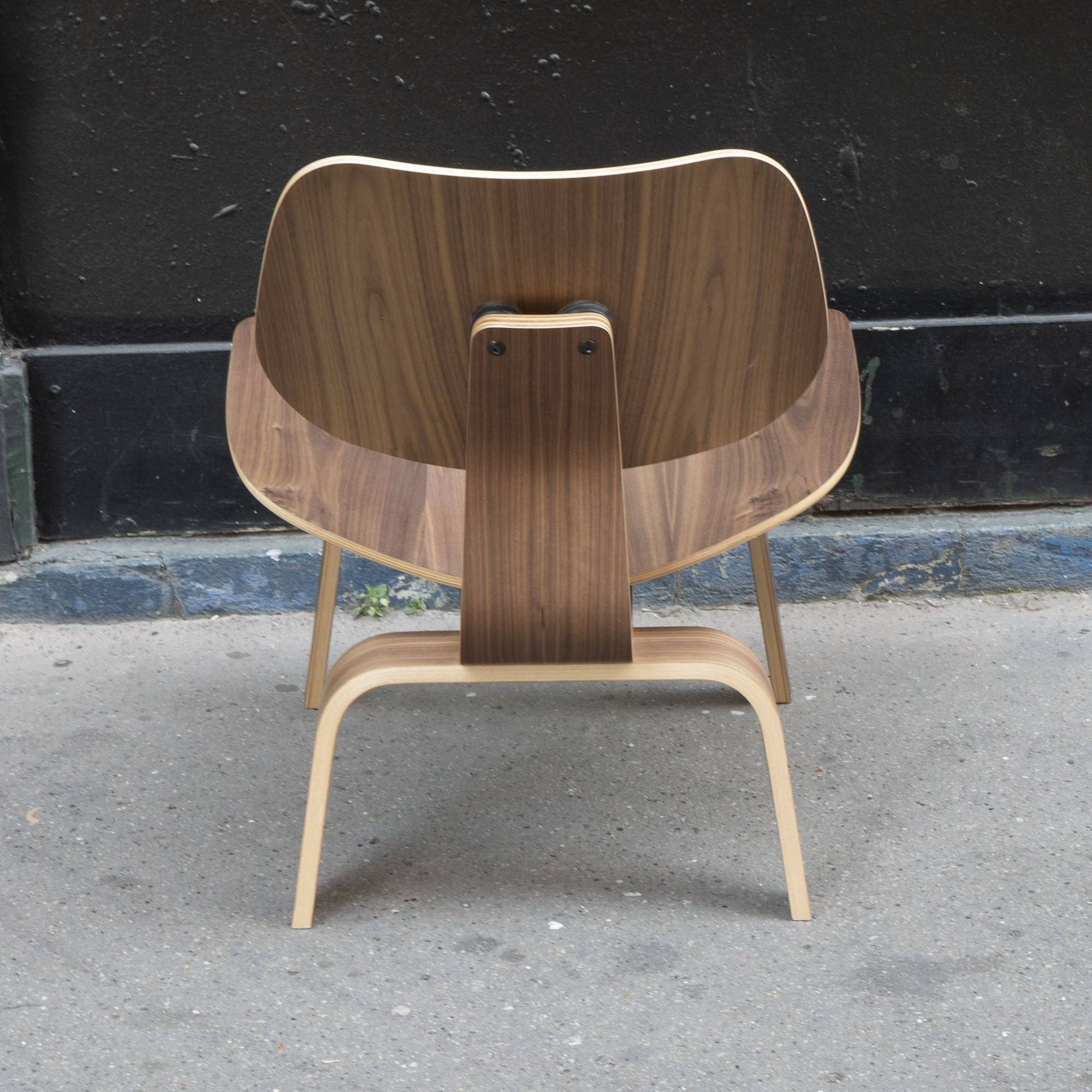 LCW Walnut Chair by Charles & Ray Eames - Herman Miller