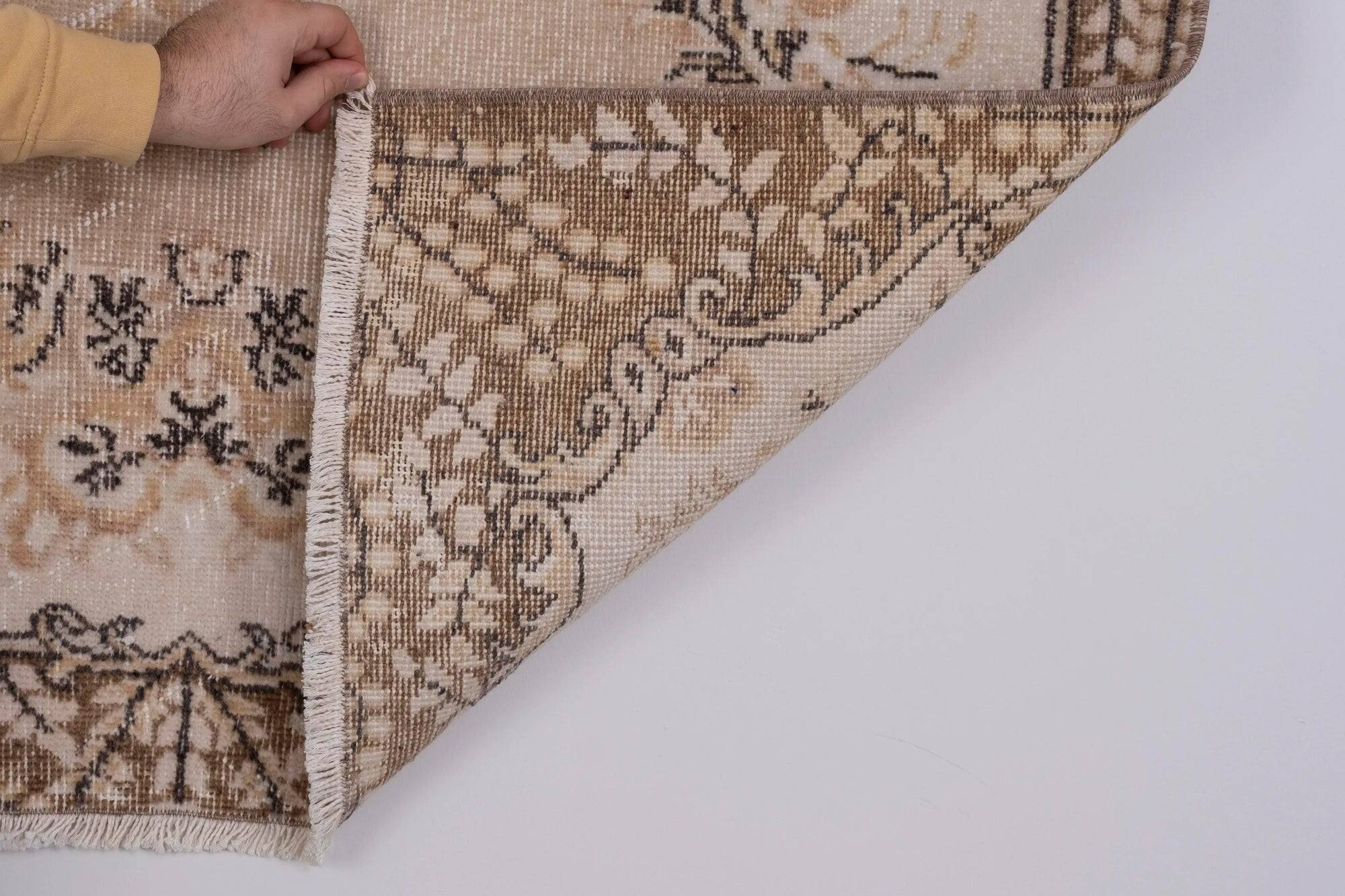 Vintage Turkish rug handmade 117x201 cm