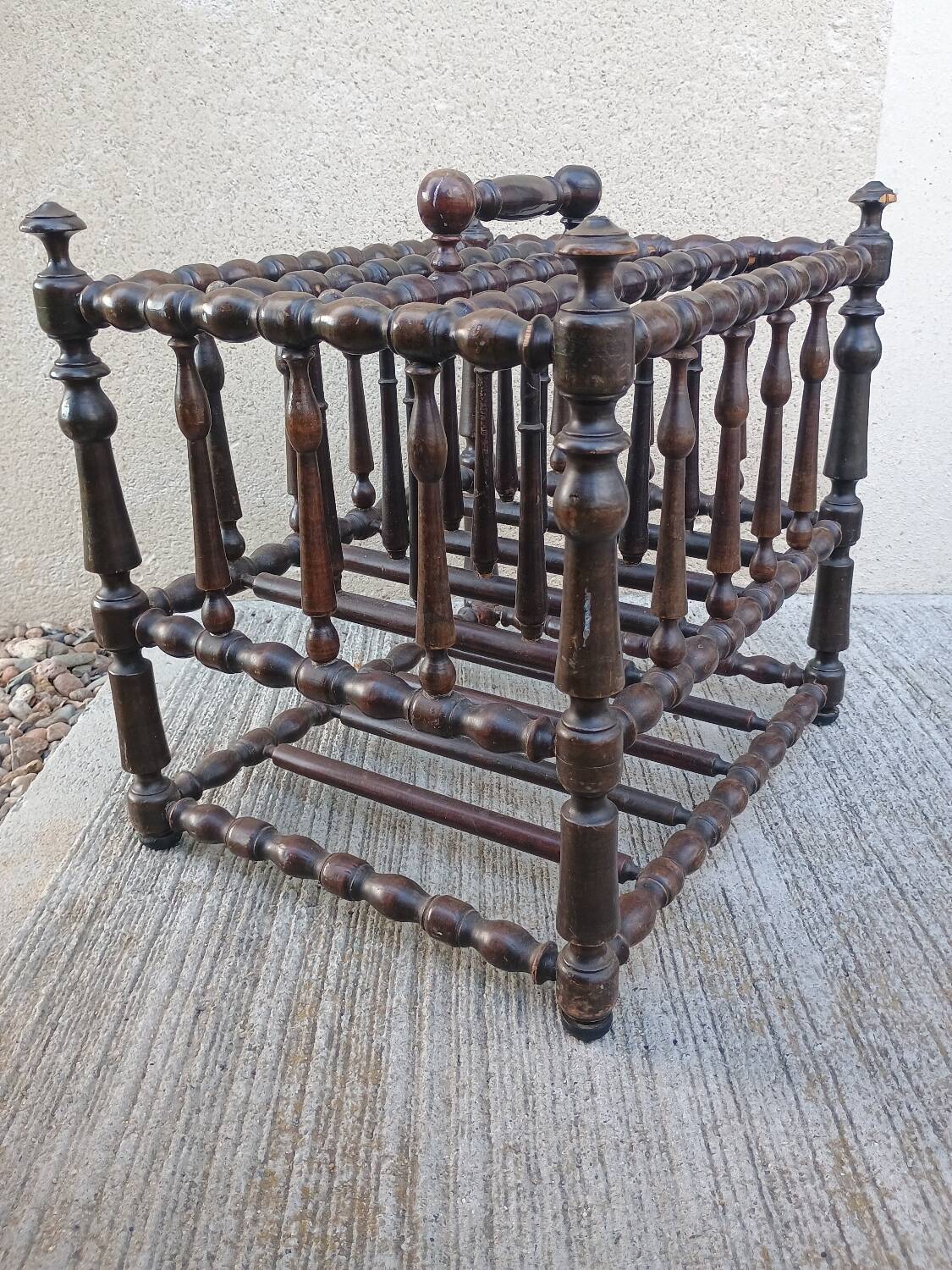 Napoleon I turned mahogany wood magazine or music sheet rack
