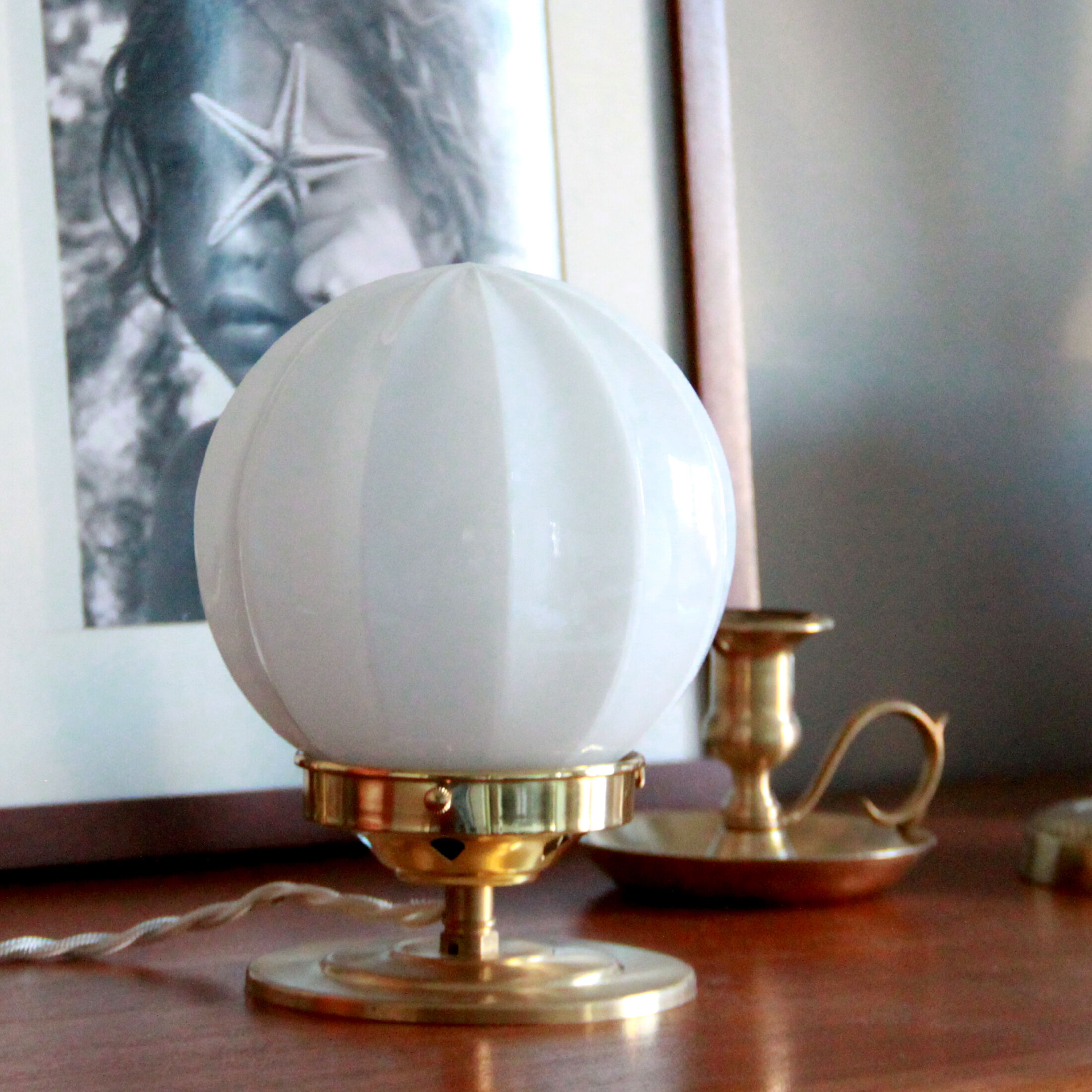 Table lamp desk brass globe opaline glass old vintage