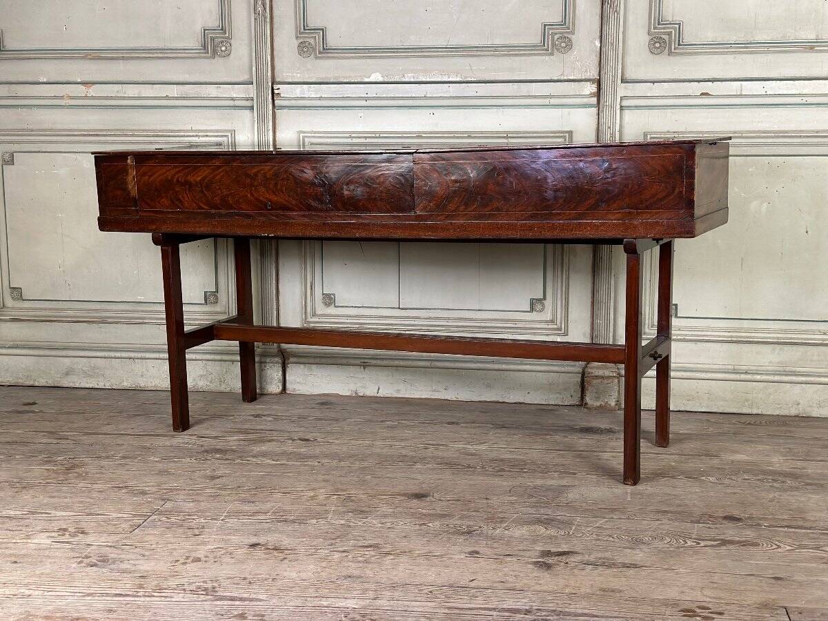 Mahogany piano table, J Jenkinson in London, before 1780.