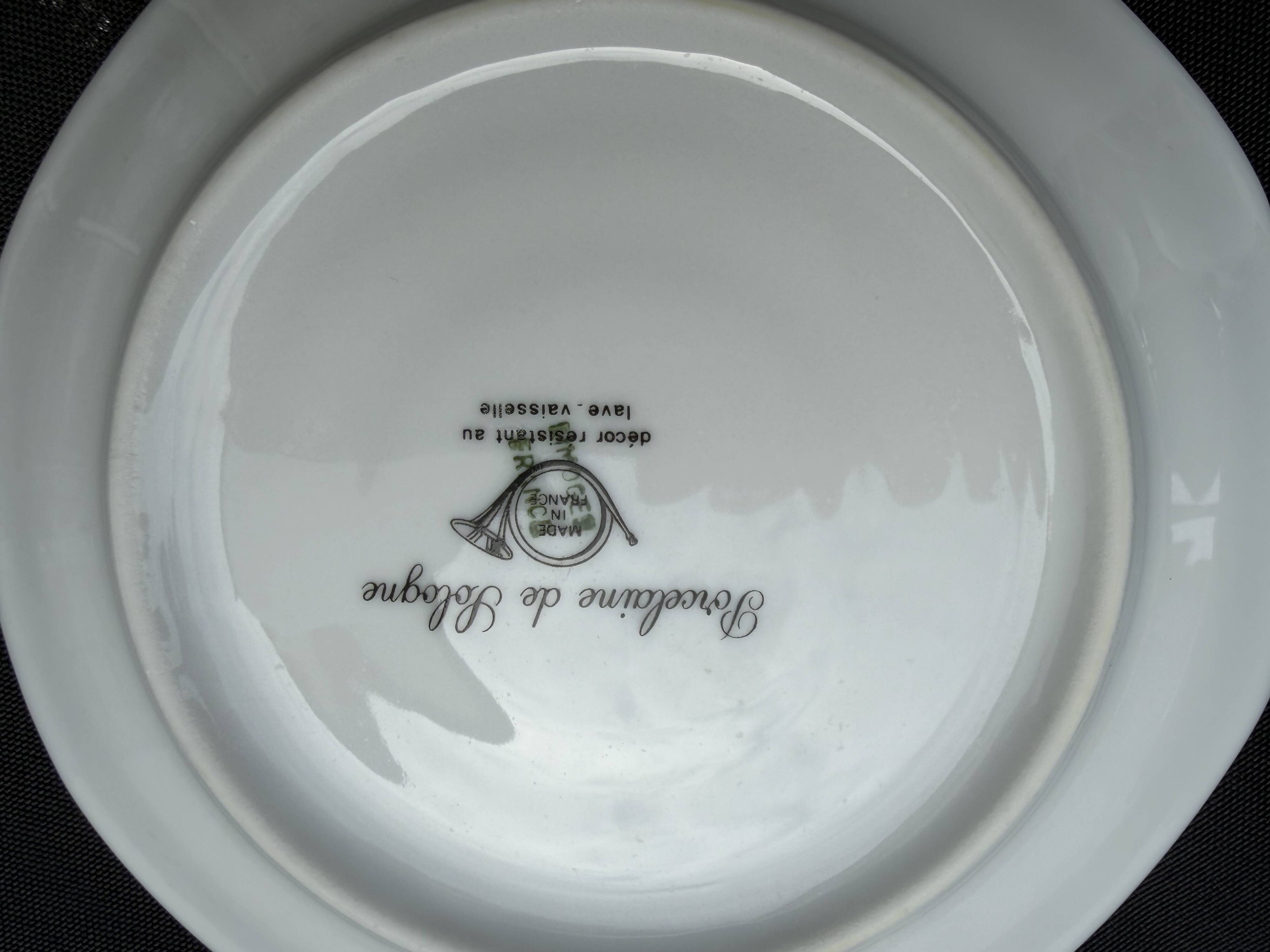 Set of 10 cups and 10 saucers porcelain from Sologne.