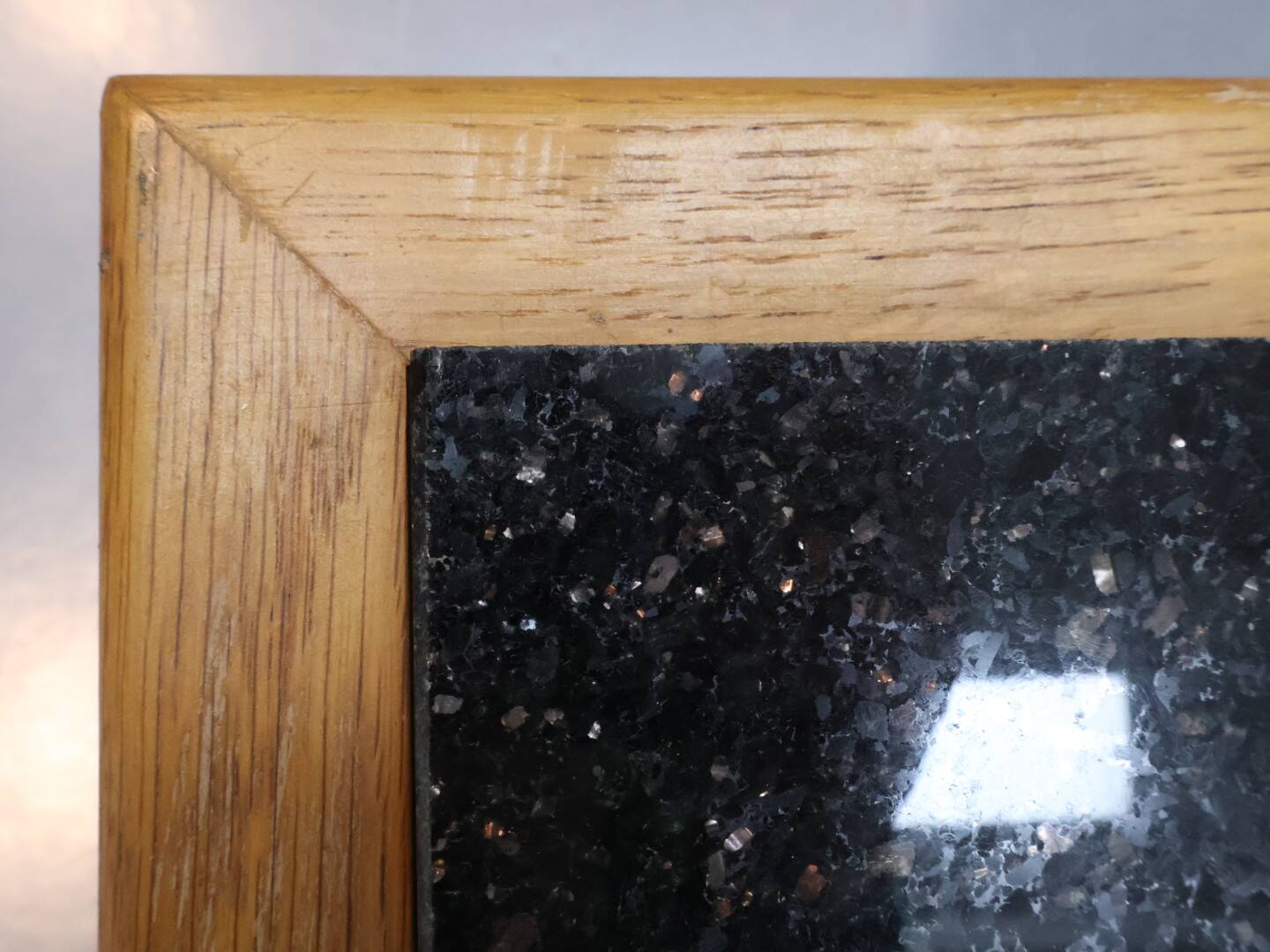 Vintage sidetable salontafel eikenhout graniet handgemaakt
