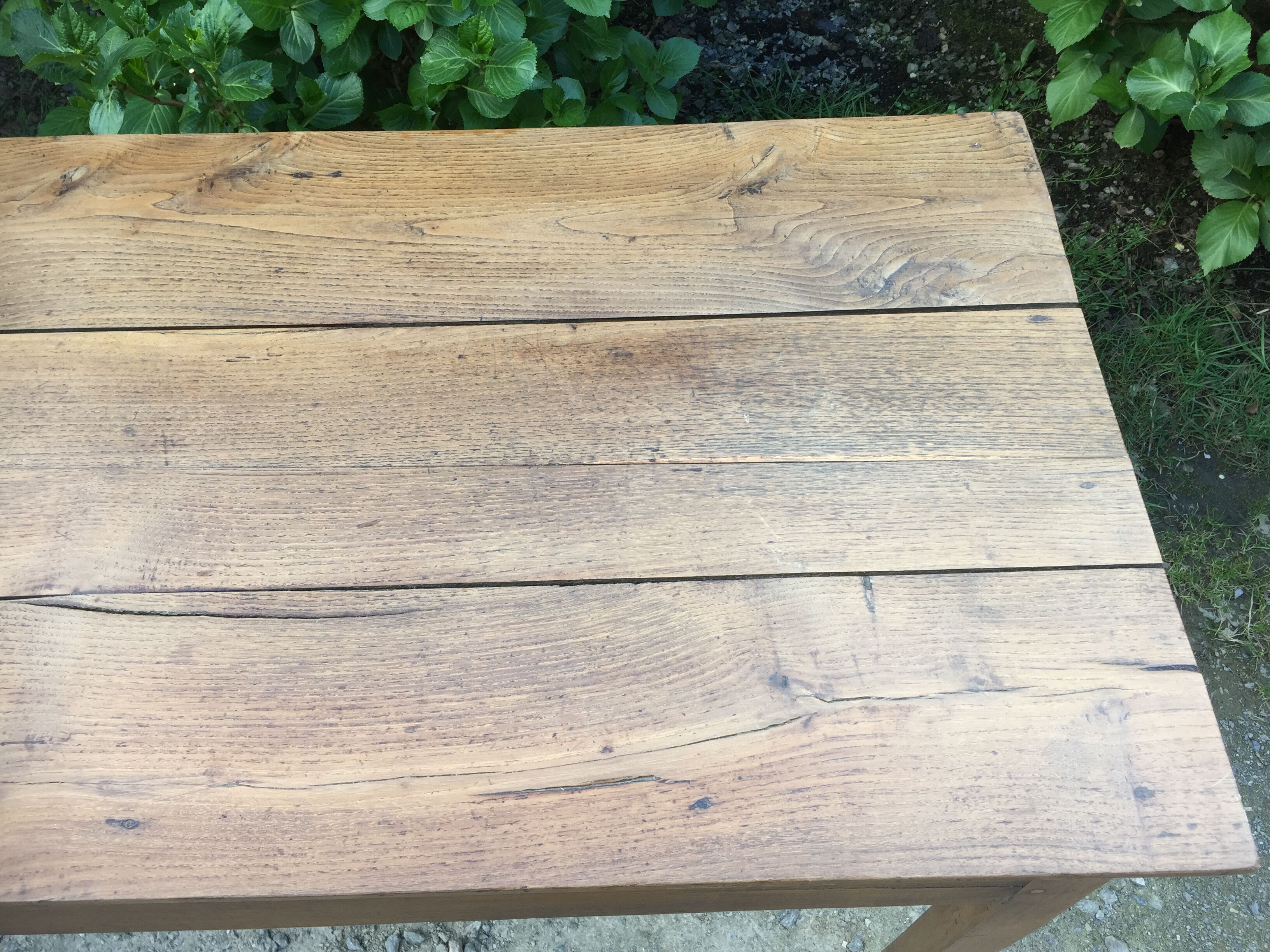 Farm table of the country Brièron (South Brittany) old with 2 drawers in chestnut.