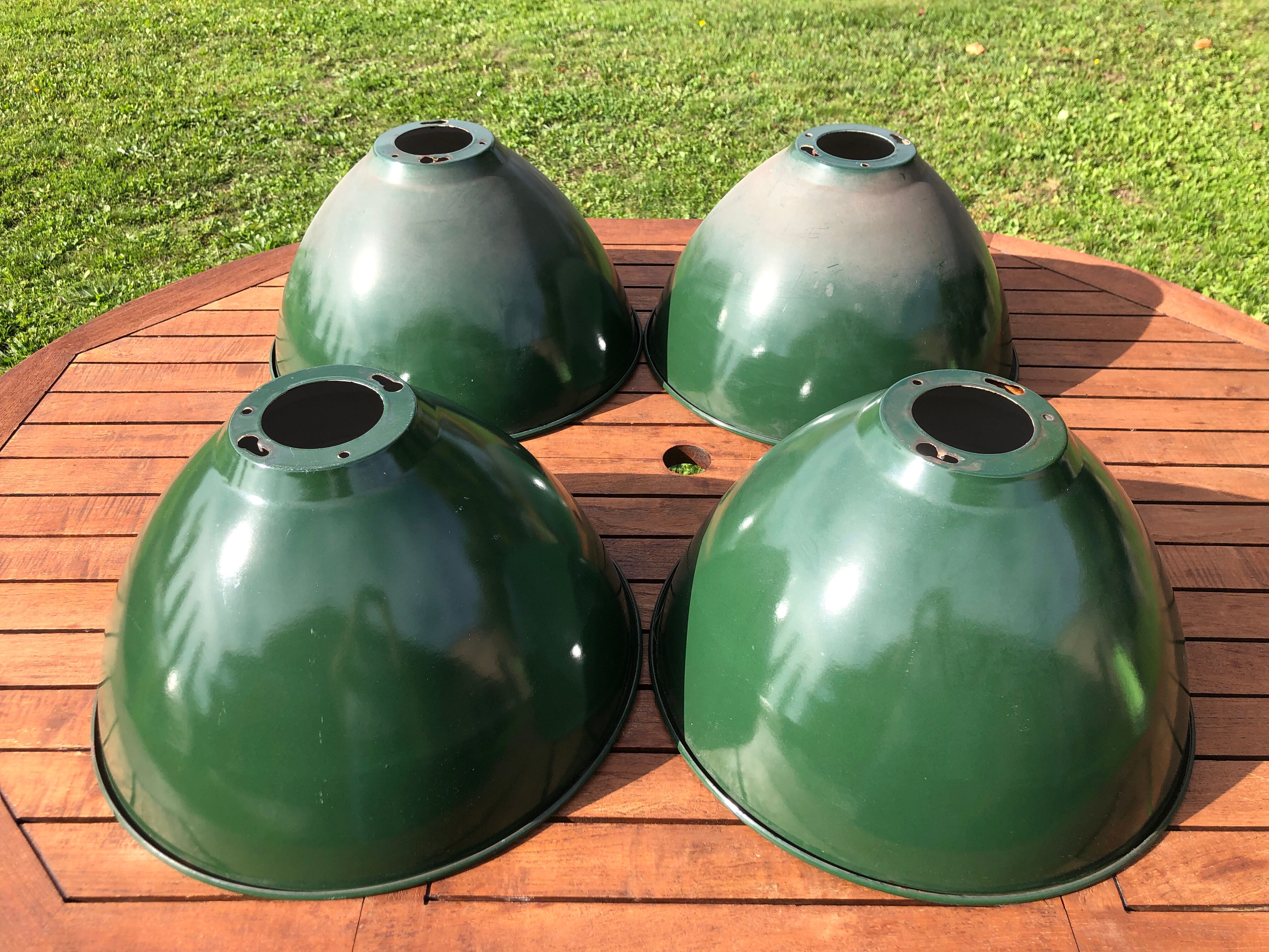 4 abat-jours émaillés industriels