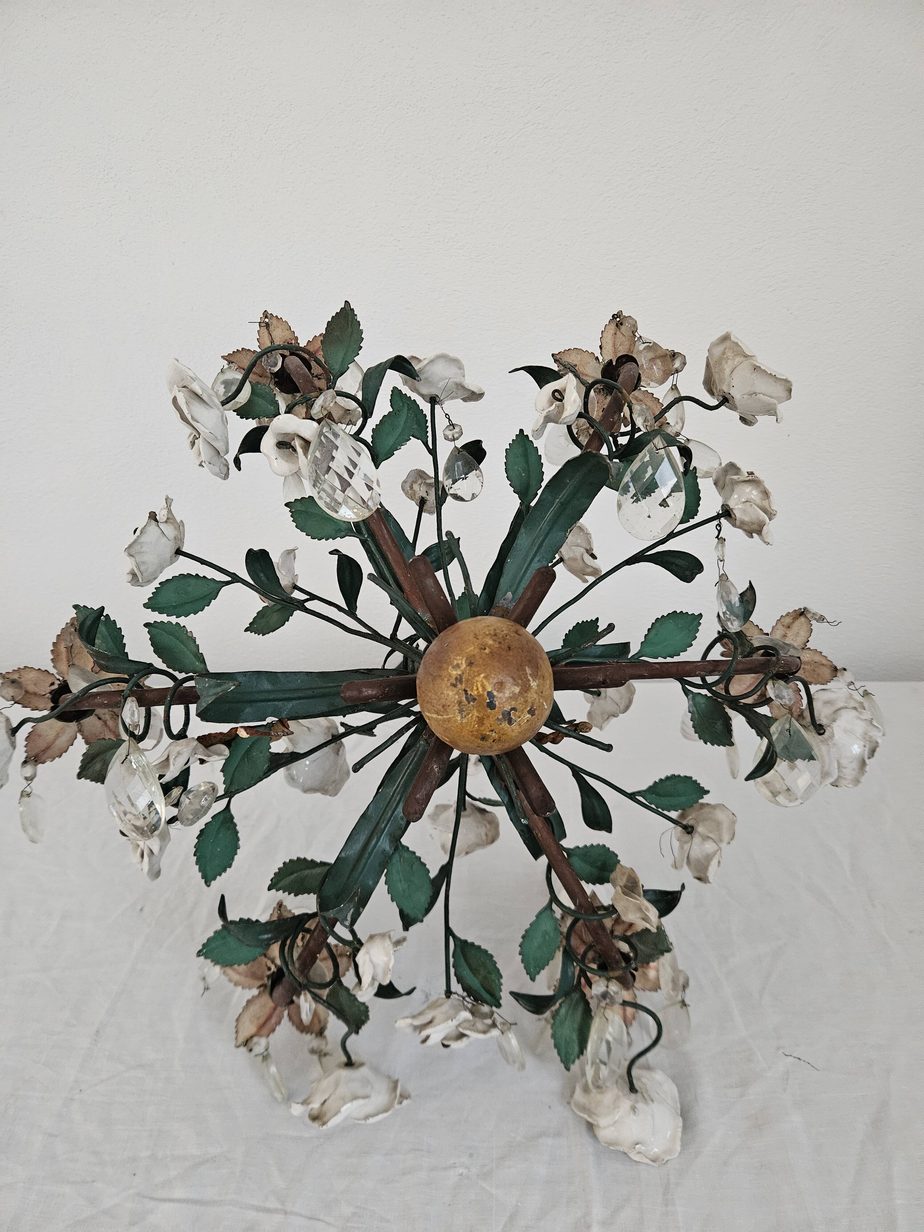 Chandelier with floral decoration