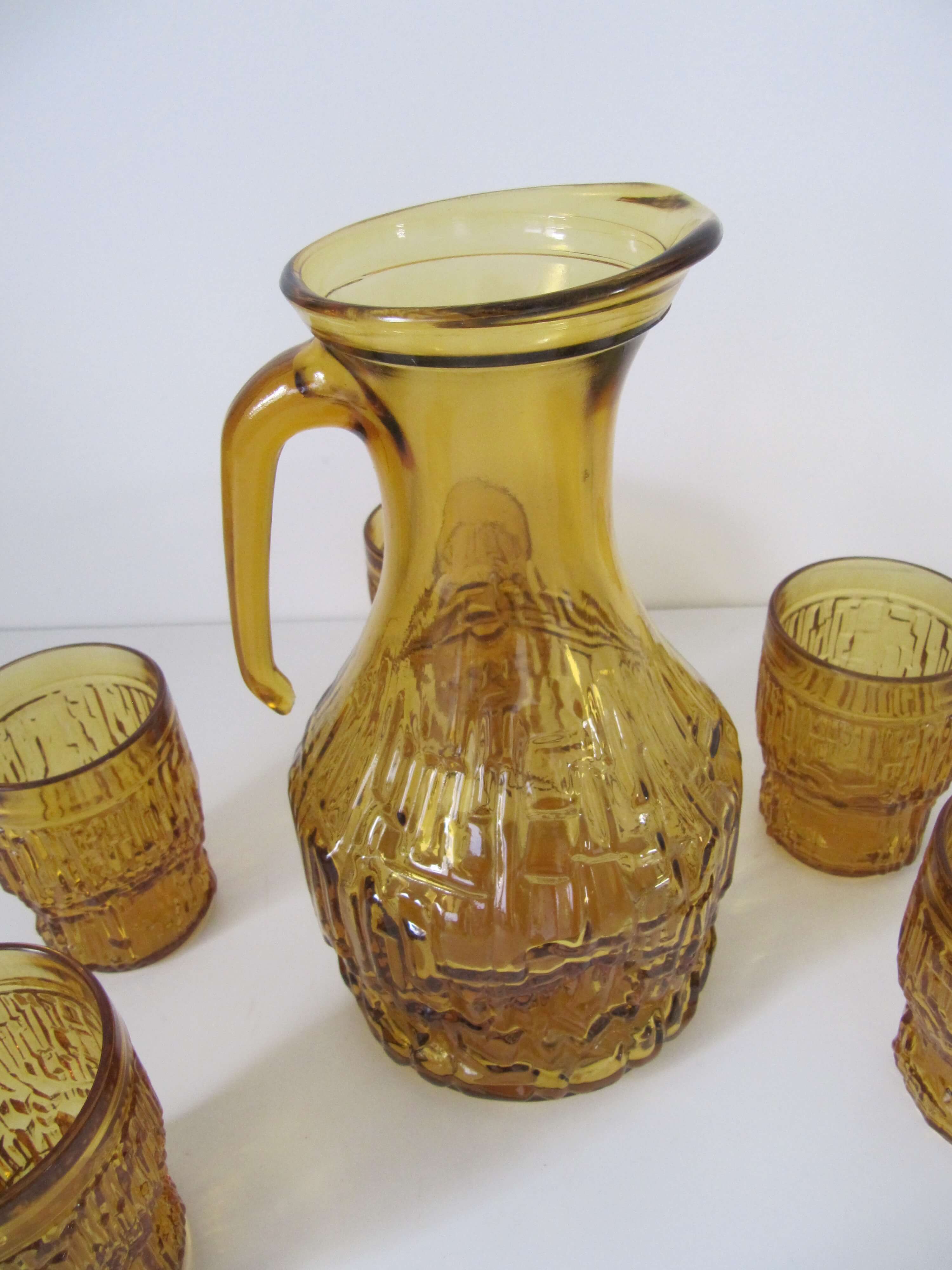 Yellow amber vintage - decanter and glasses water service