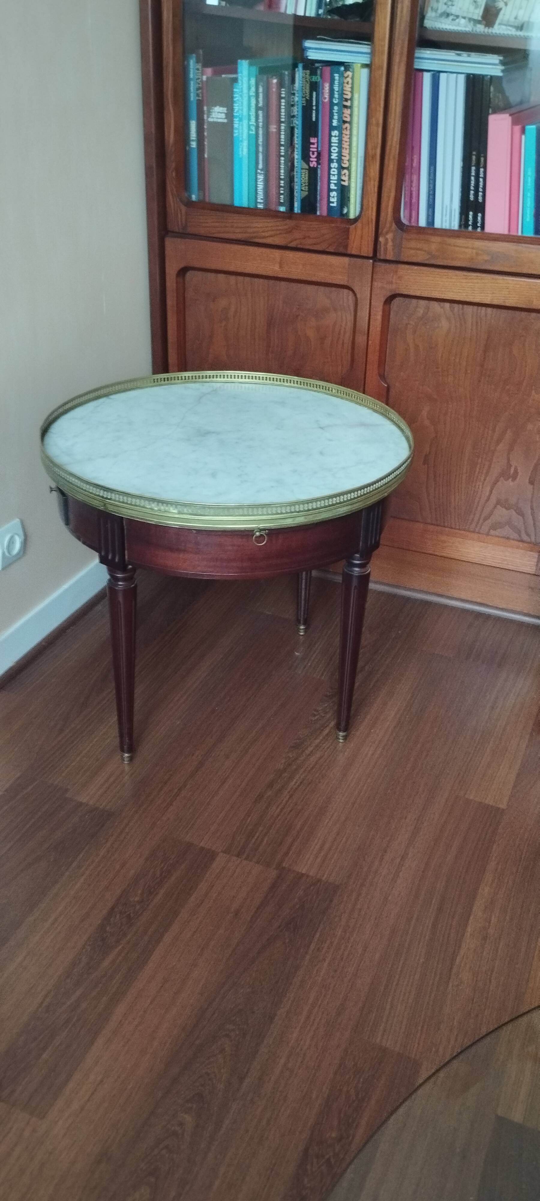 1 HOT WATER TABLE IN LOUIS XVI STYLE