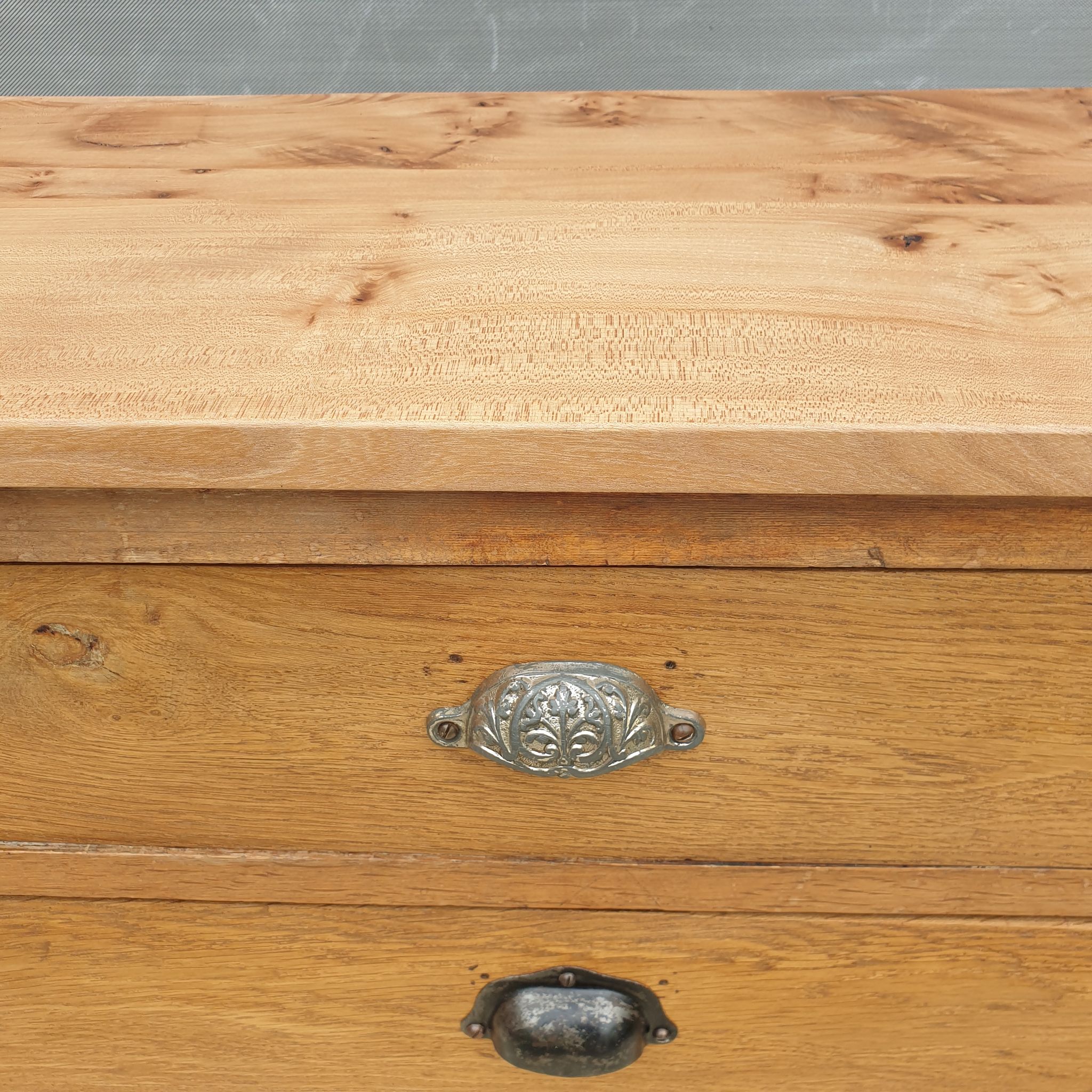 Petite commode Chêne Orme Acajou début XXème