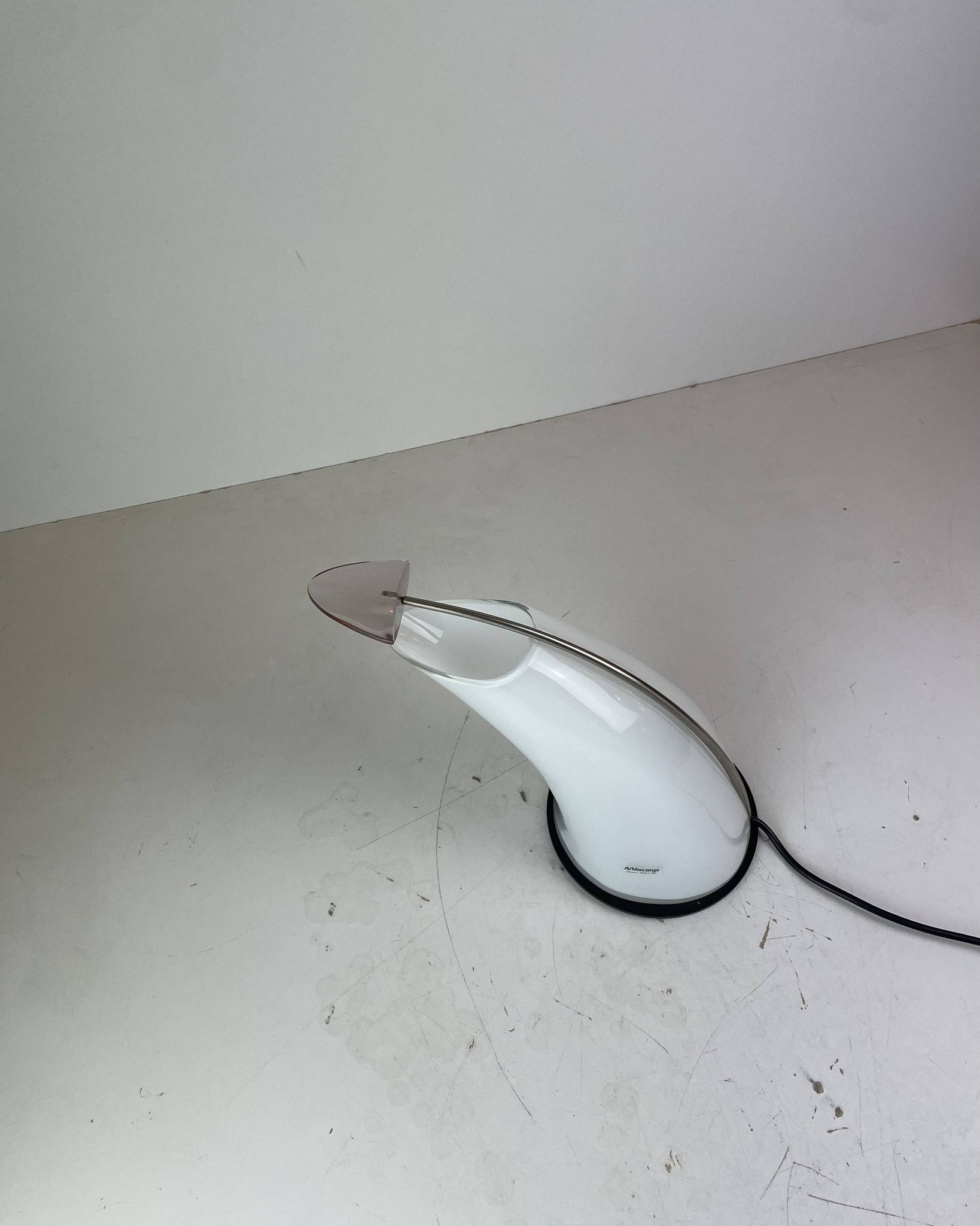 Lampe de table post-moderne par AV Mazzega, Italie, années 1980