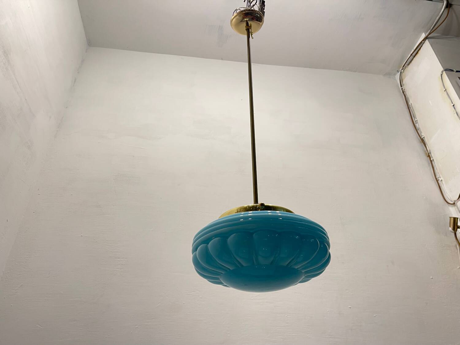 Suspension moderne du milieu du siècle avec influence Art déco