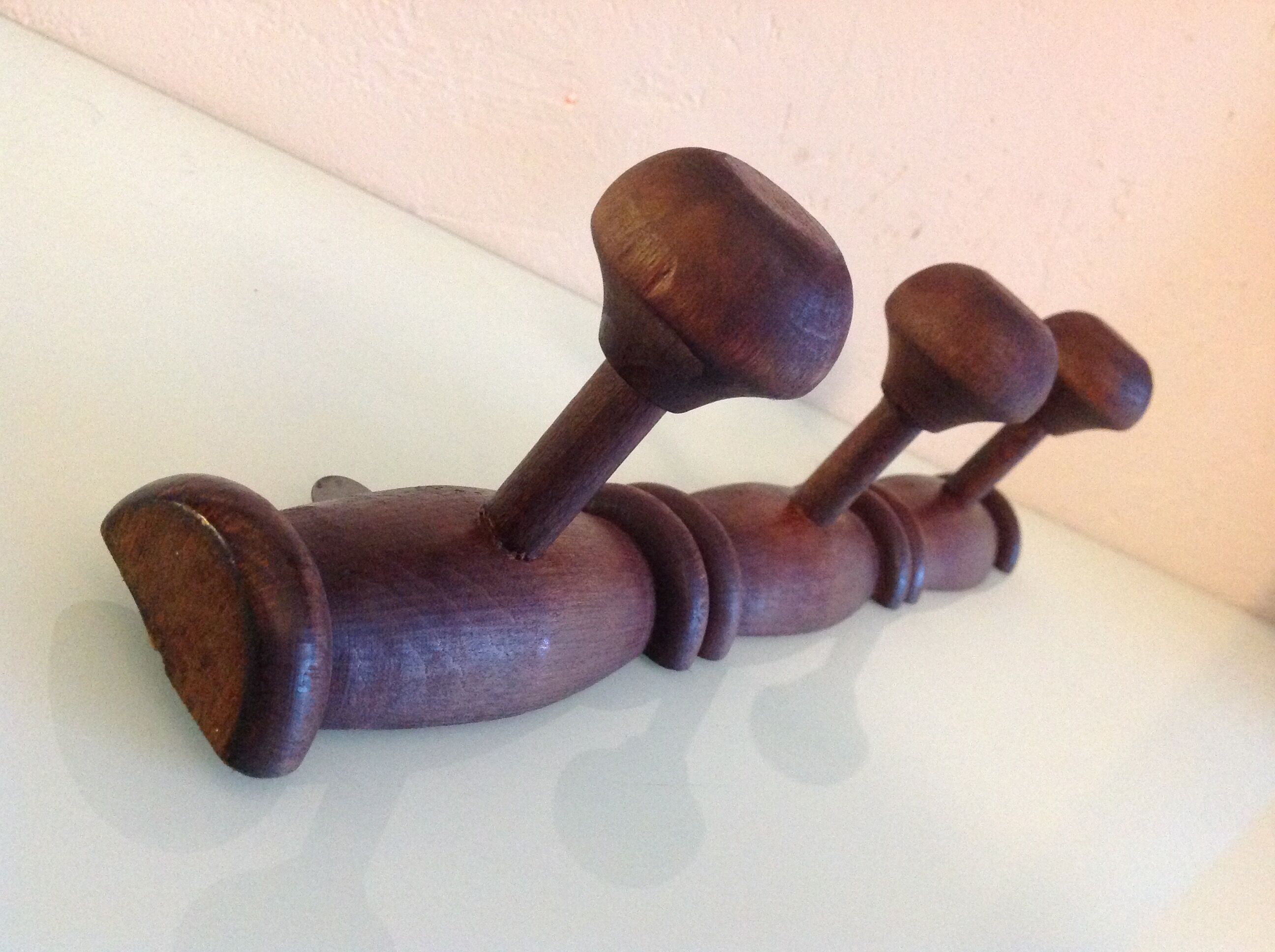 Three-headed wooden patère