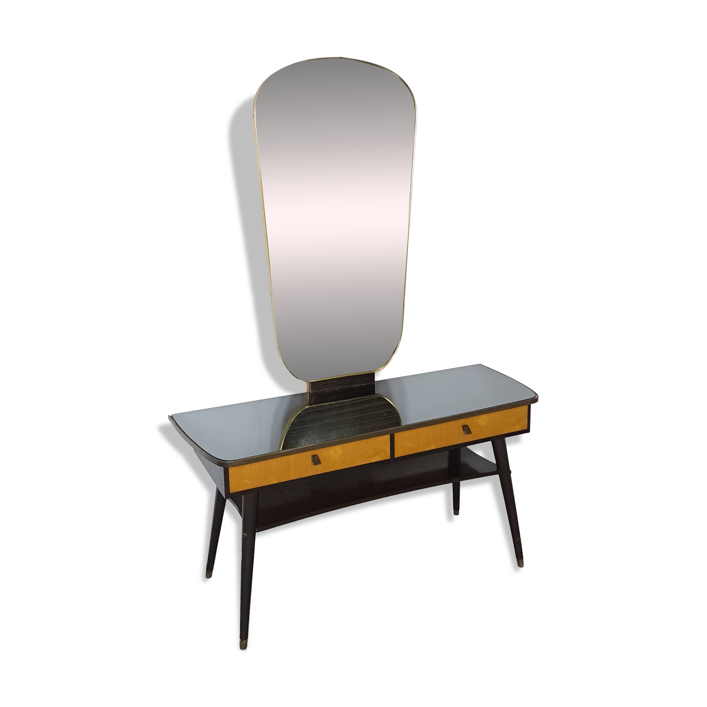 Sidetable met lades en grote spiegel met gouden rand, kaptafel