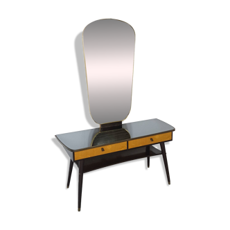 Sidetable met lades en grote spiegel met gouden rand, kaptafel