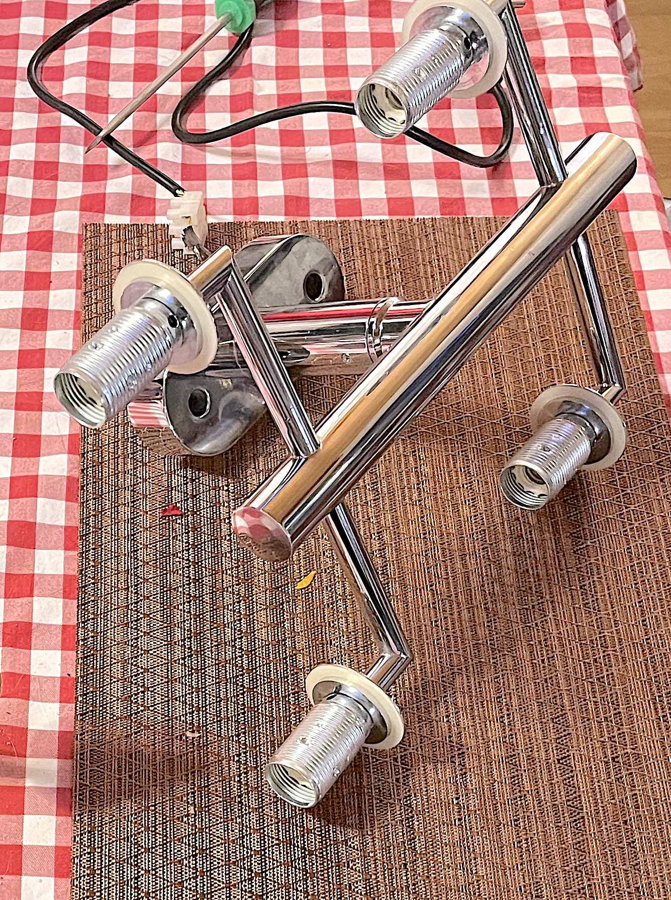 Fontana Arte, Set of 3 4-Light Wall Lamps, White Murano Glass, Italy