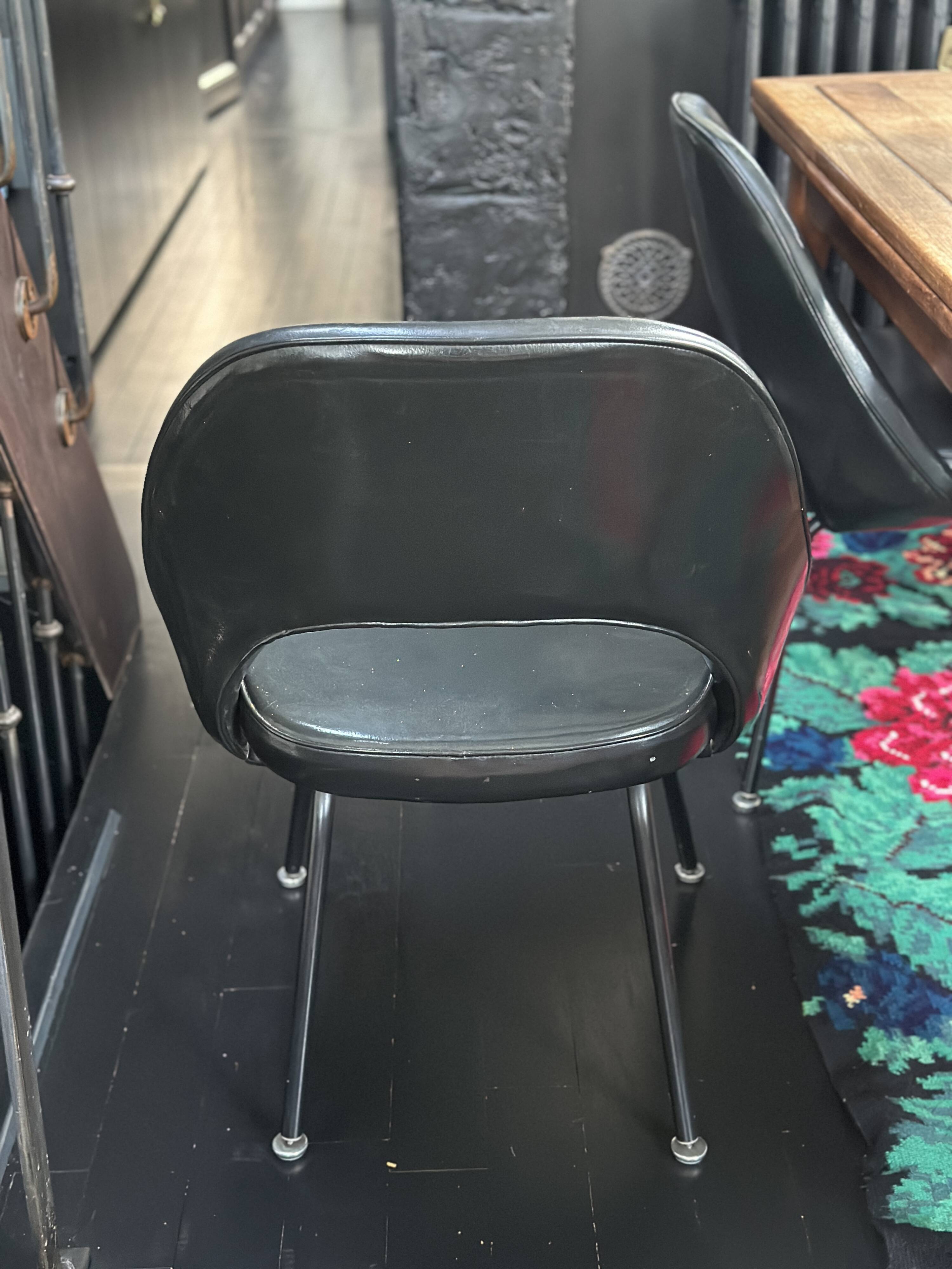 Eero Saarinen conference chairs black