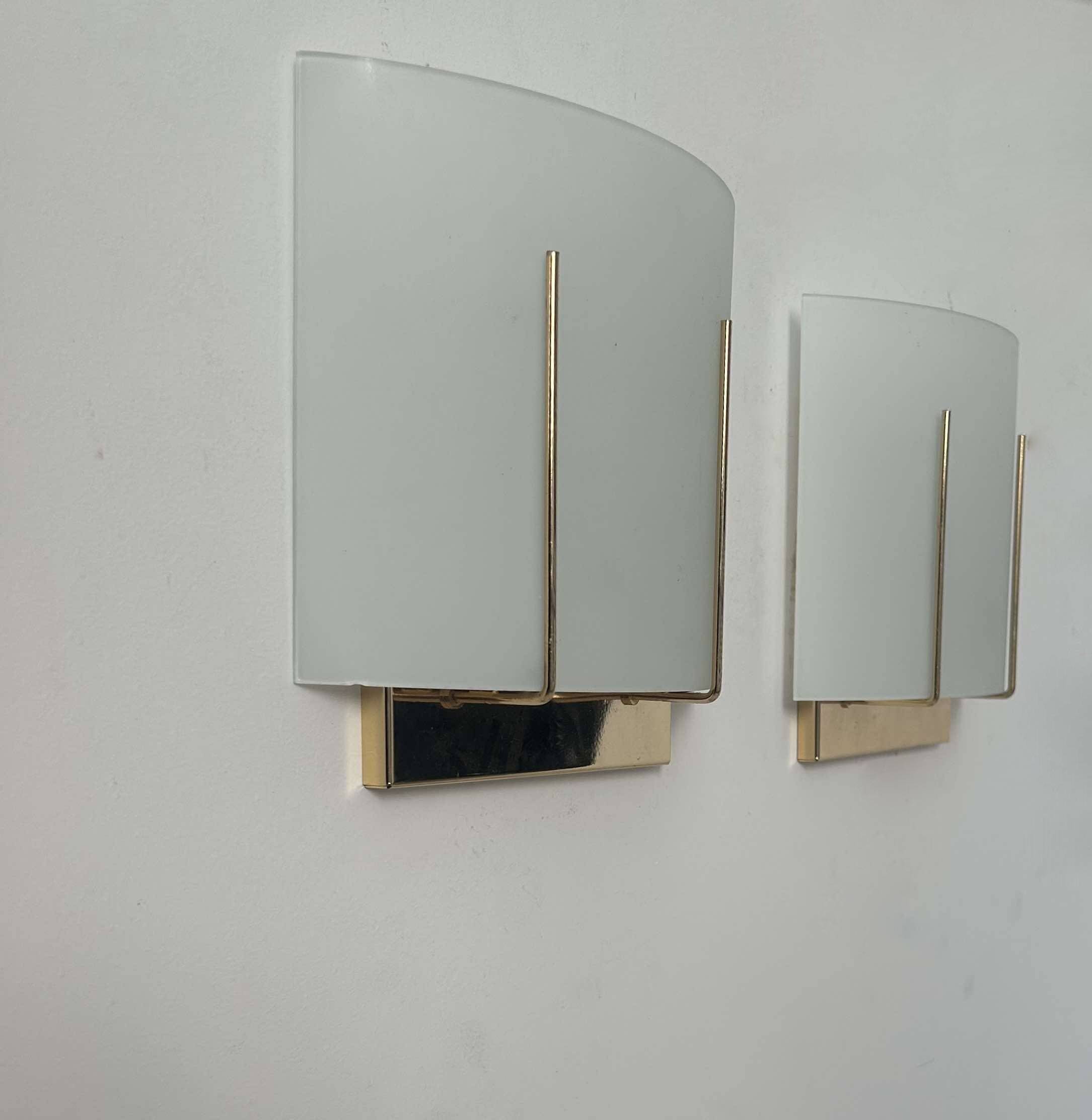 Pair of vintage wall lights, gilded brass and sandblasted glass, Italy 1970