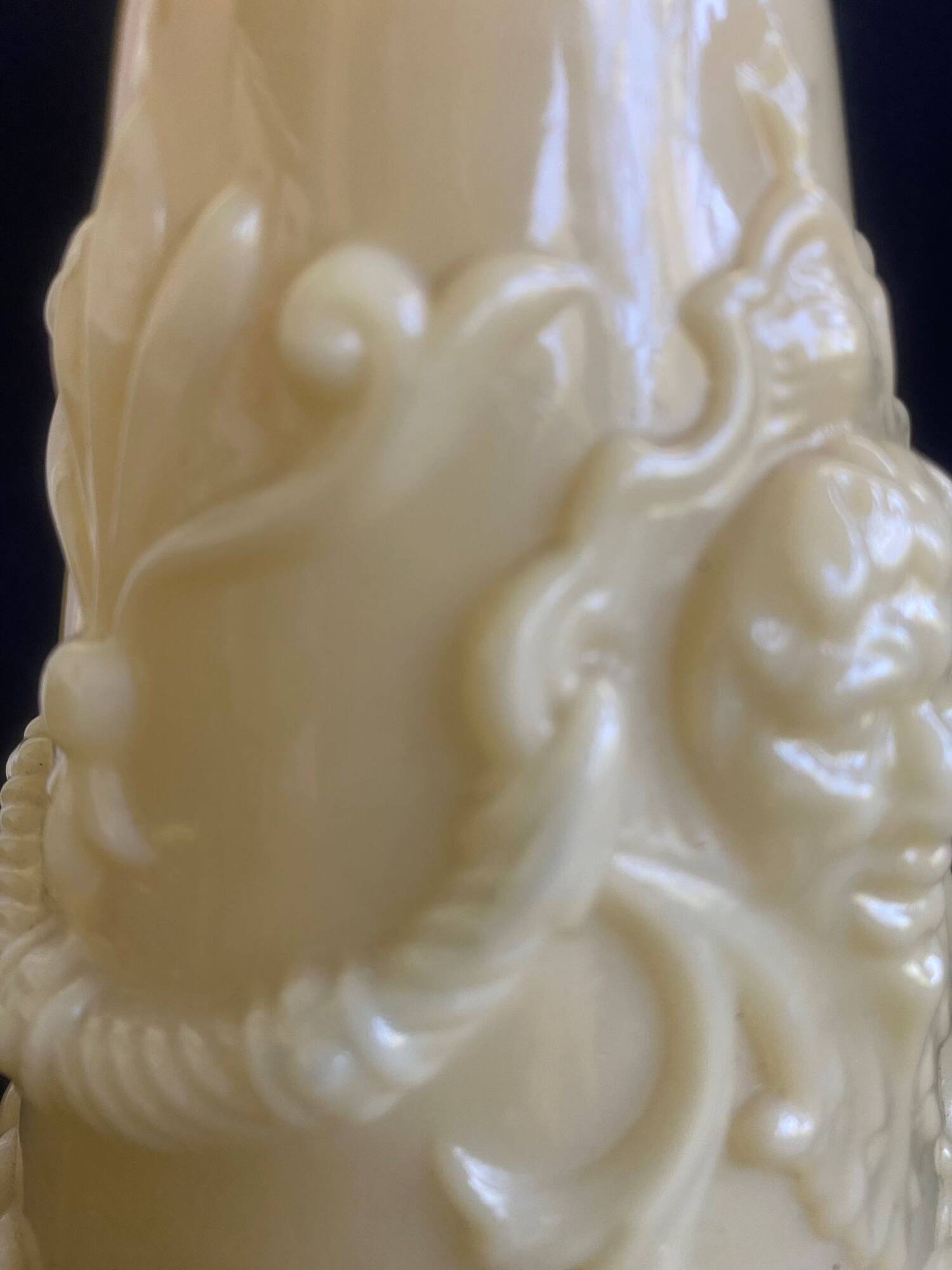 Pair of vintage Vierzon beige opaline vases