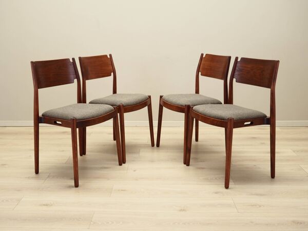 Ensemble de quatre chaises, design danois, années 1970, fabrication : Danemark