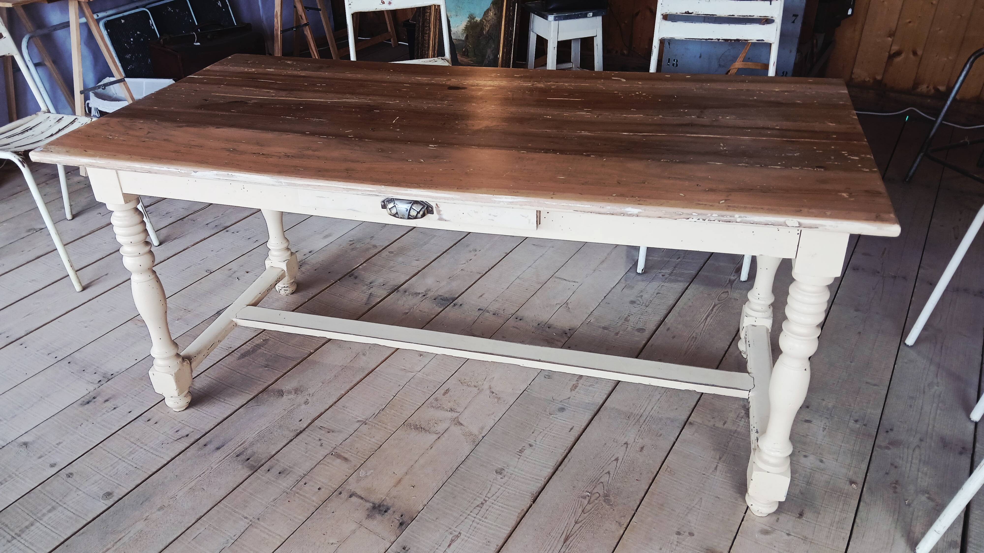 Farm table