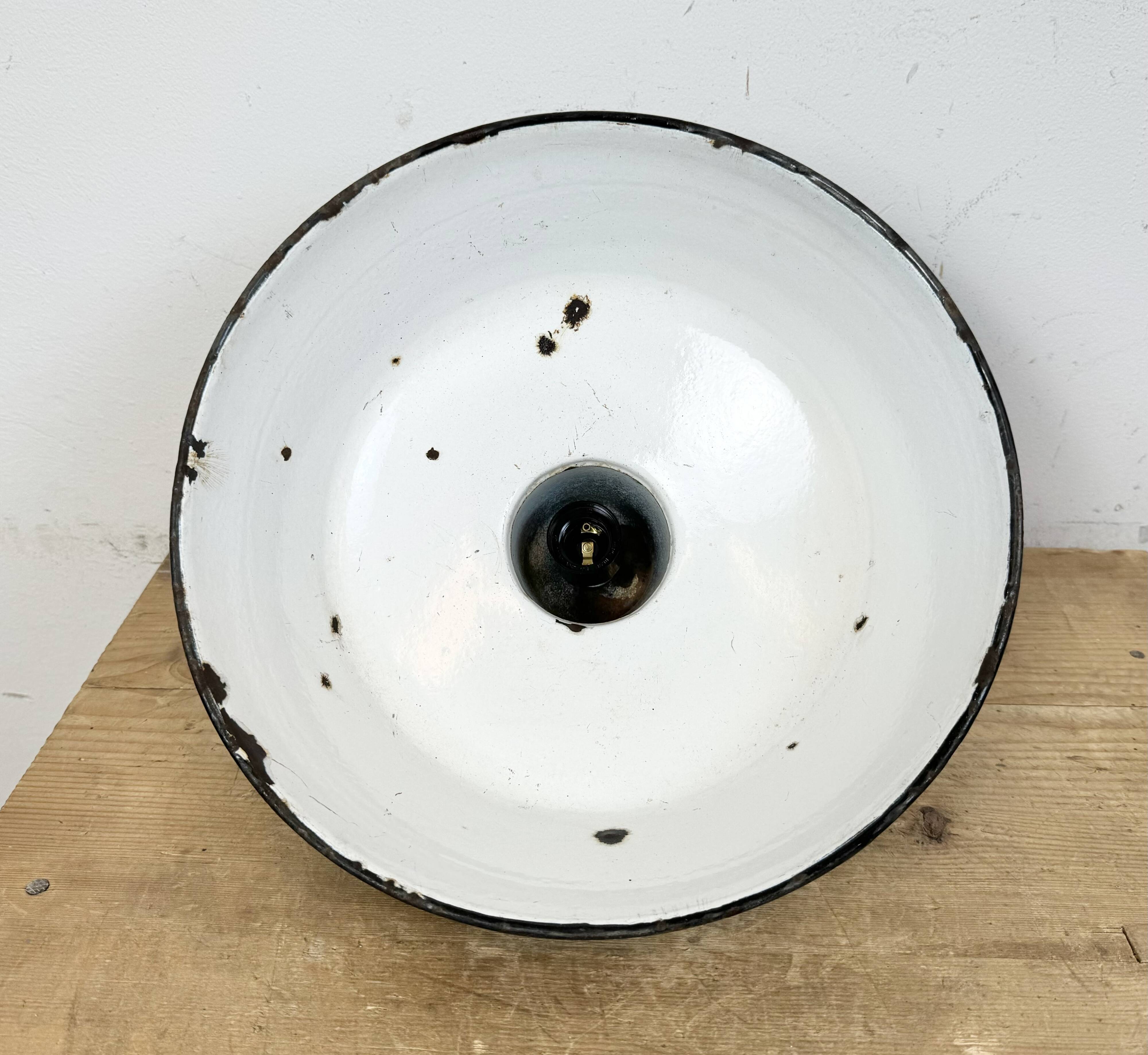 Lampe à suspension industrielle en émail bleu, années 1960