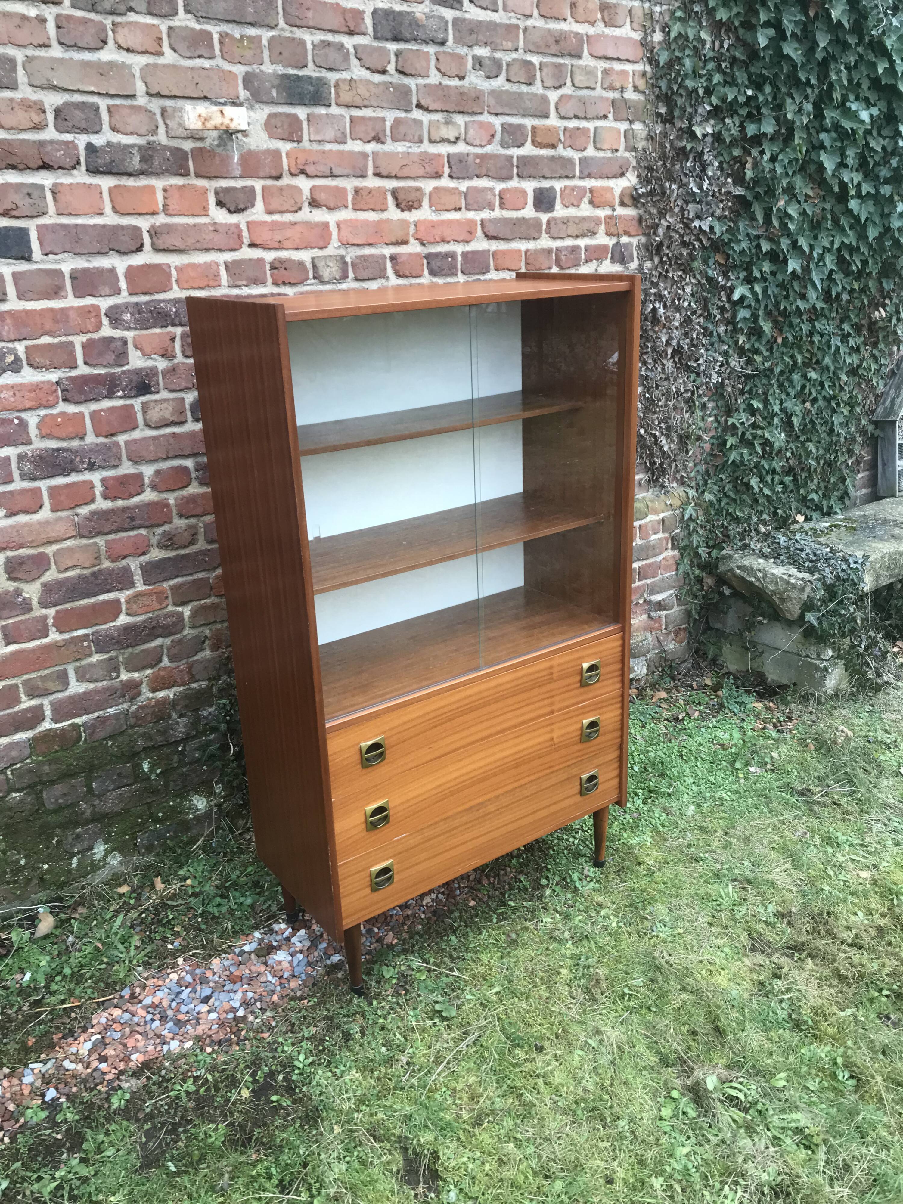 Vintage showcase