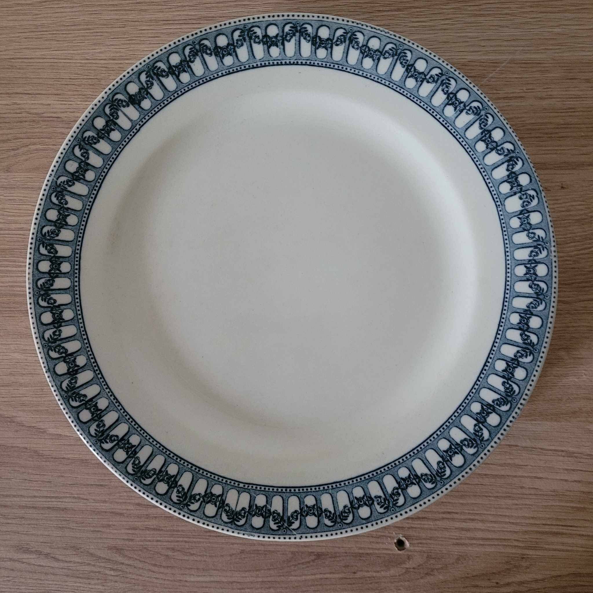 Set of 6 Terre de Fer plates from Sermaize