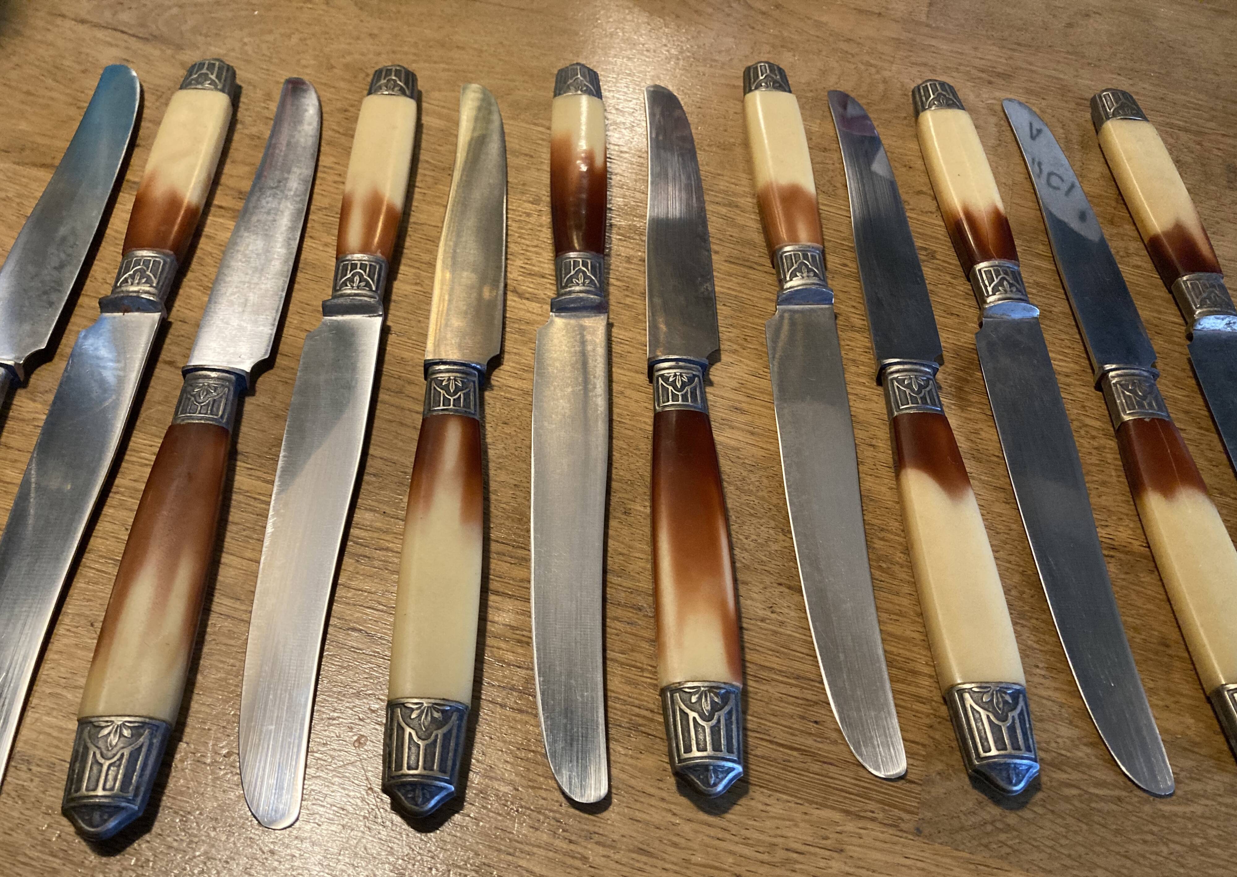 12 aArt deco knives