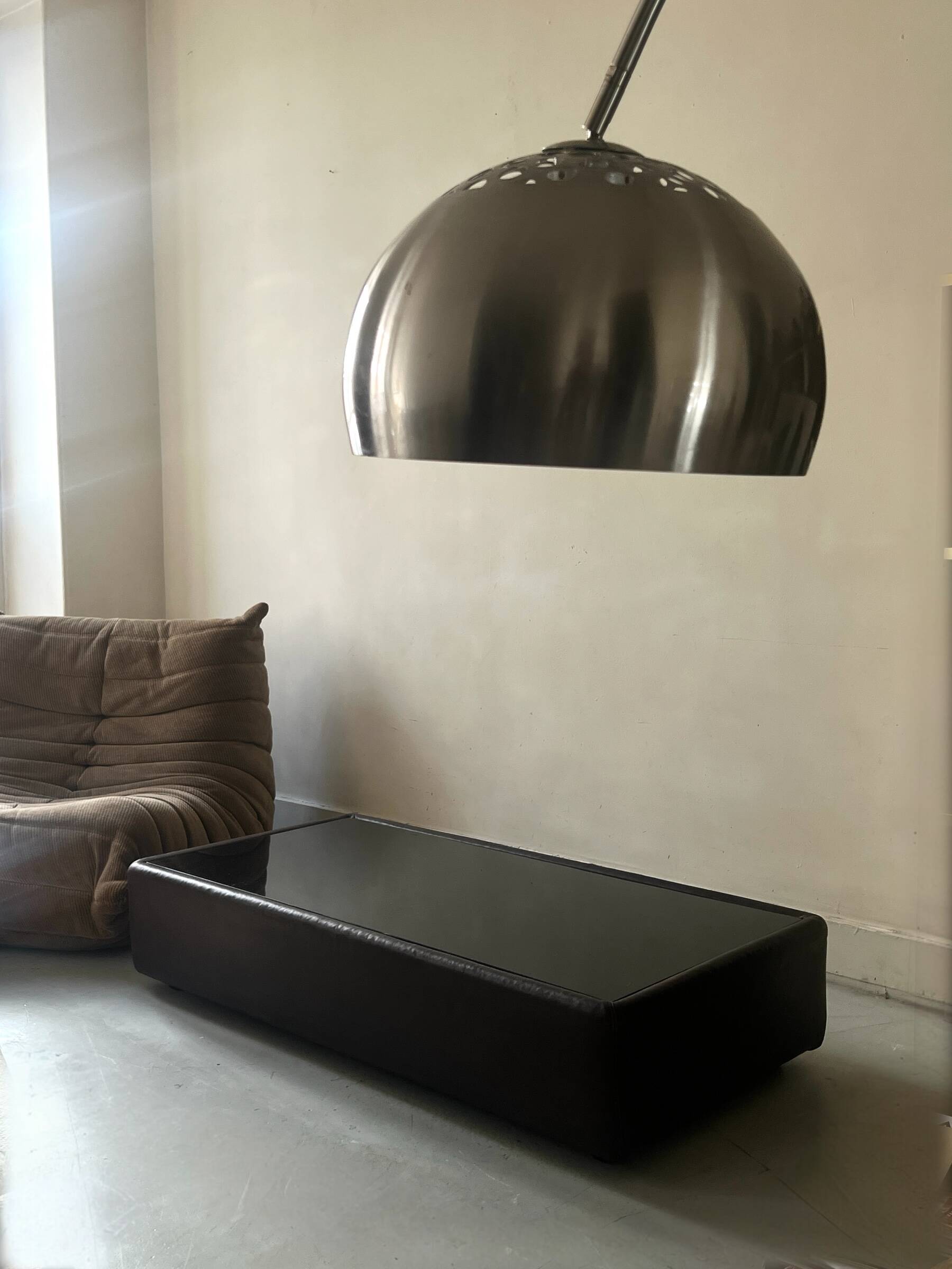 Vintage design coffee table in brown leather and black glass, Steiner France 1970.