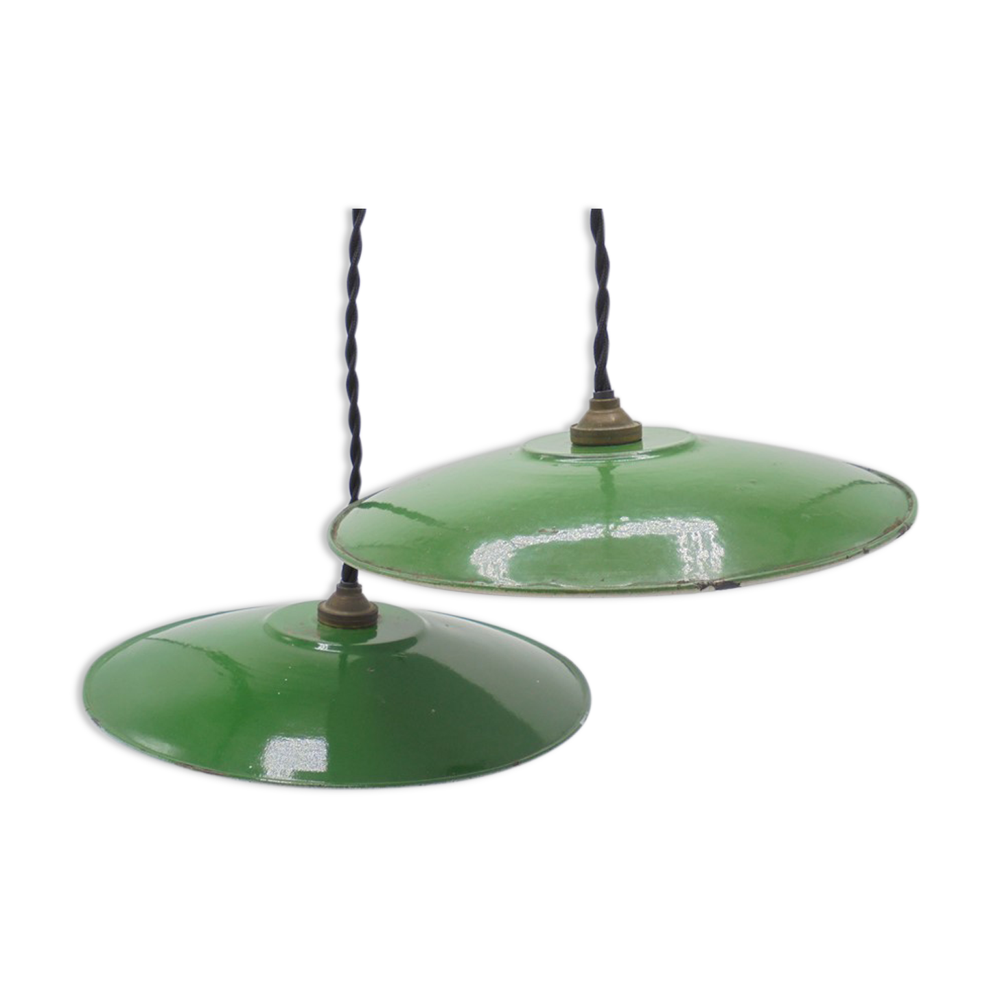 Trio of green enamelled sheet metal hanging lamps