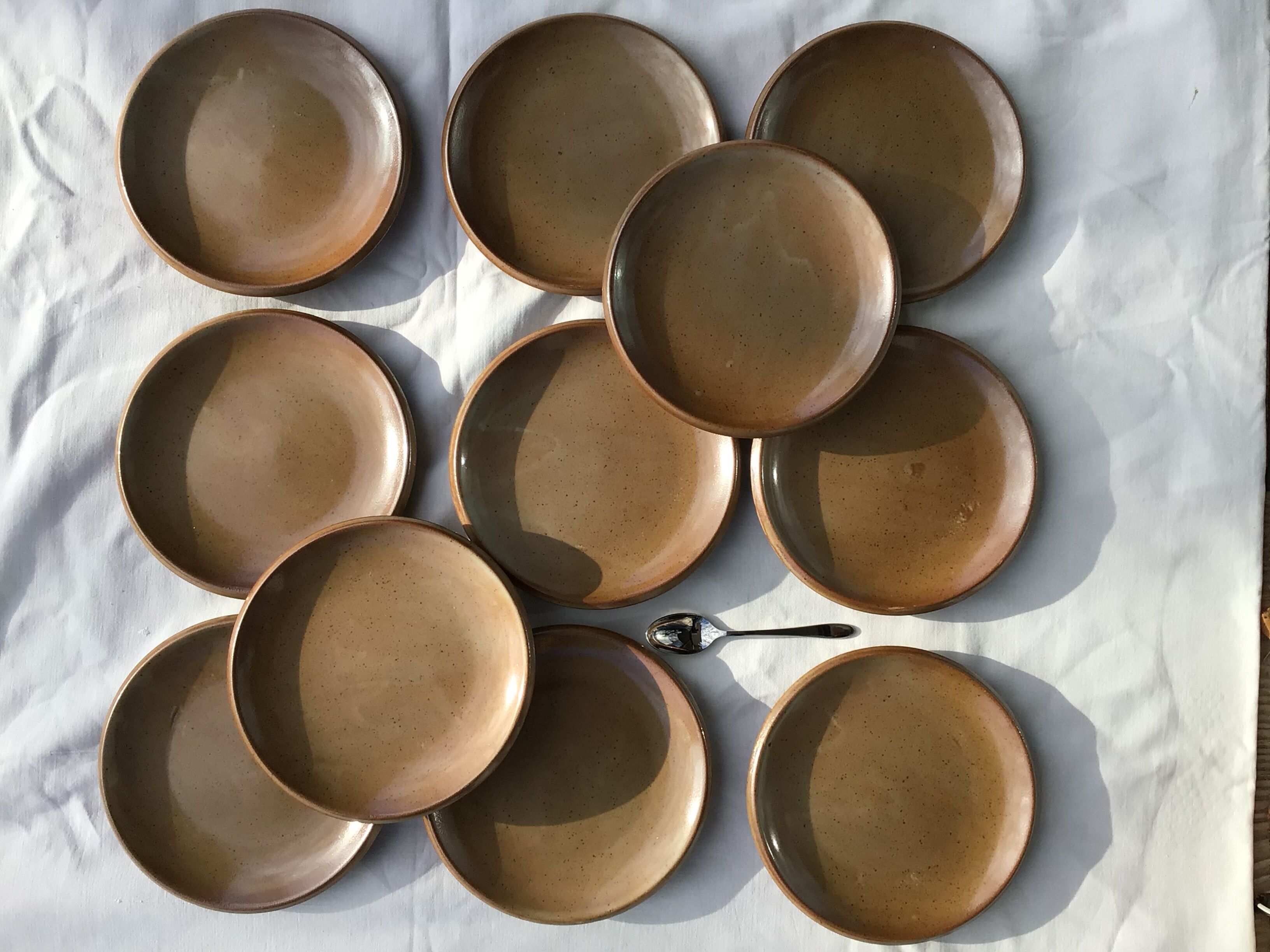 11 Dessert plates Brenne, speckled with caramel