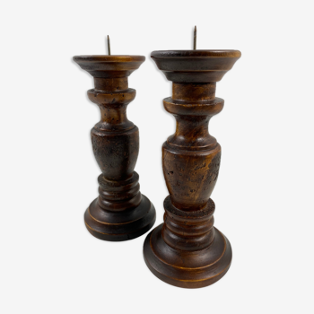 2 wooden candlesticks on 20cm feet