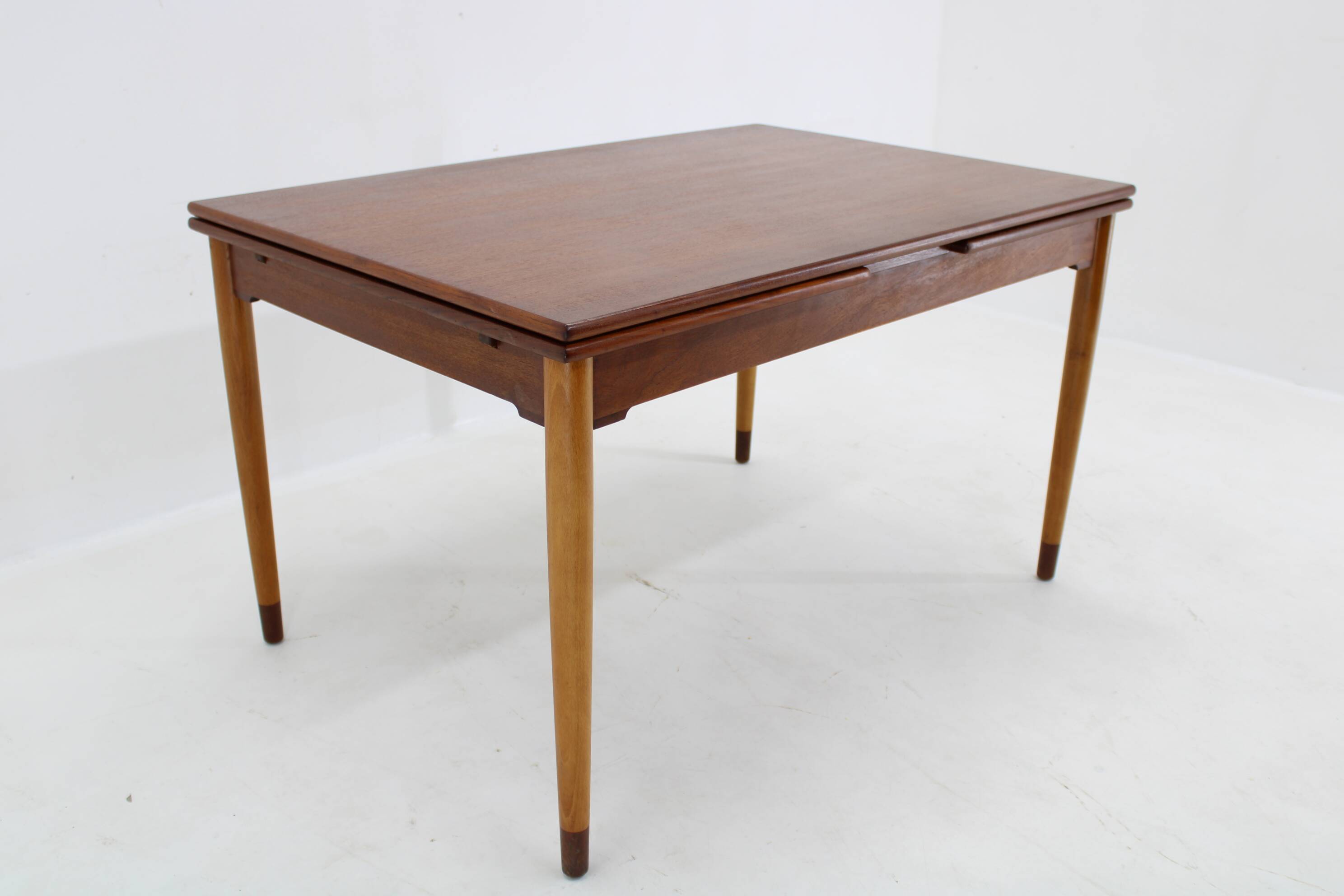 Table à manger extensible en teck danois des années 1960