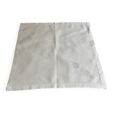 Nappe brodée ancienne