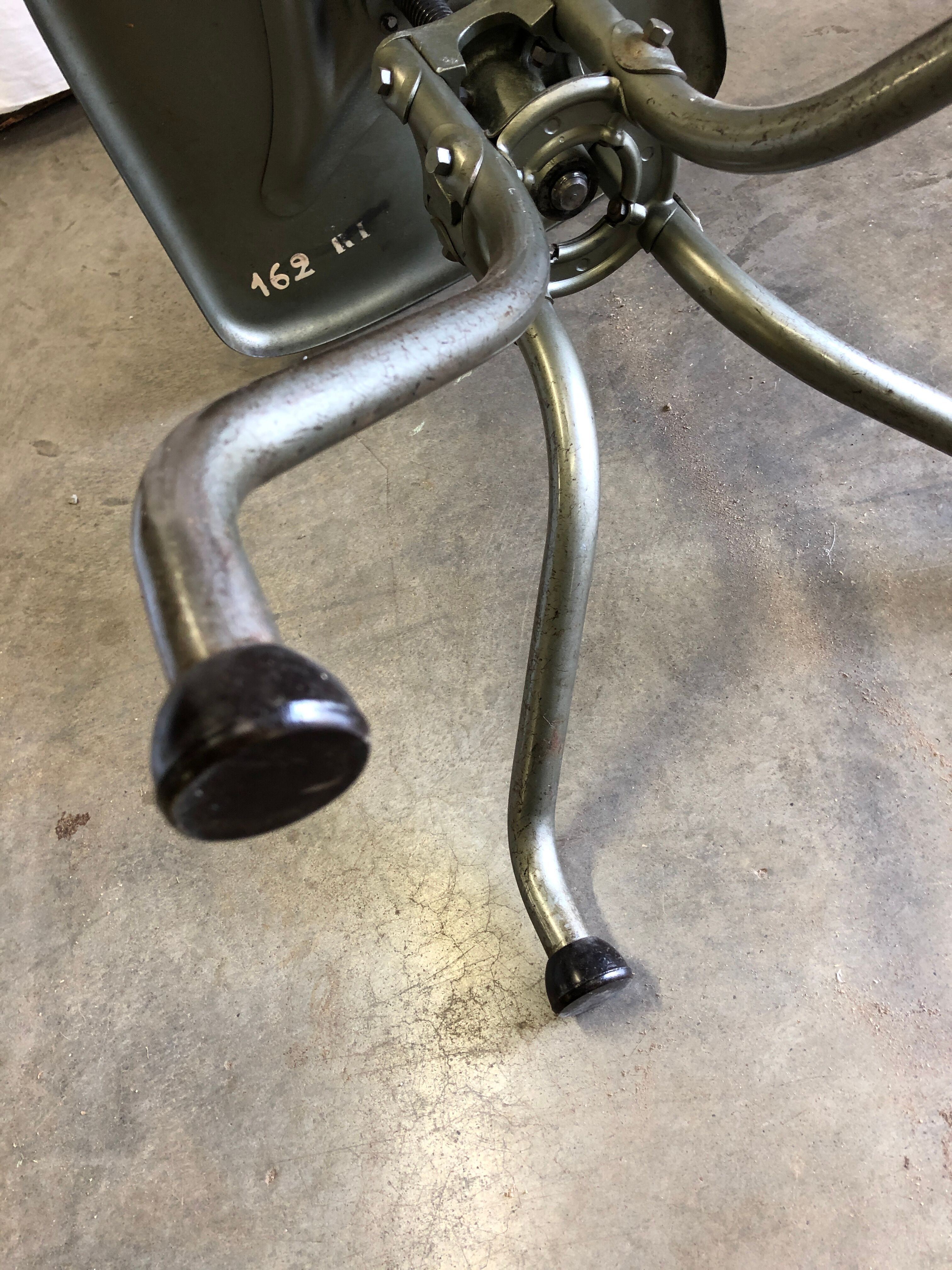 Chaise à système d’atelier