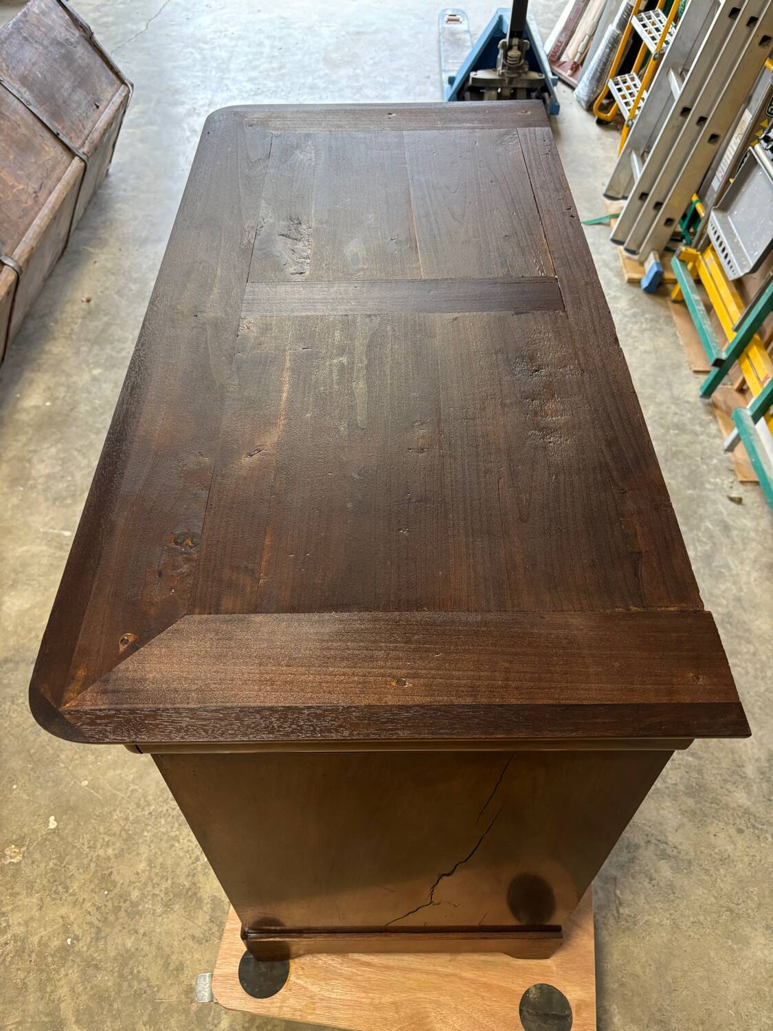 Antique chest of drawers