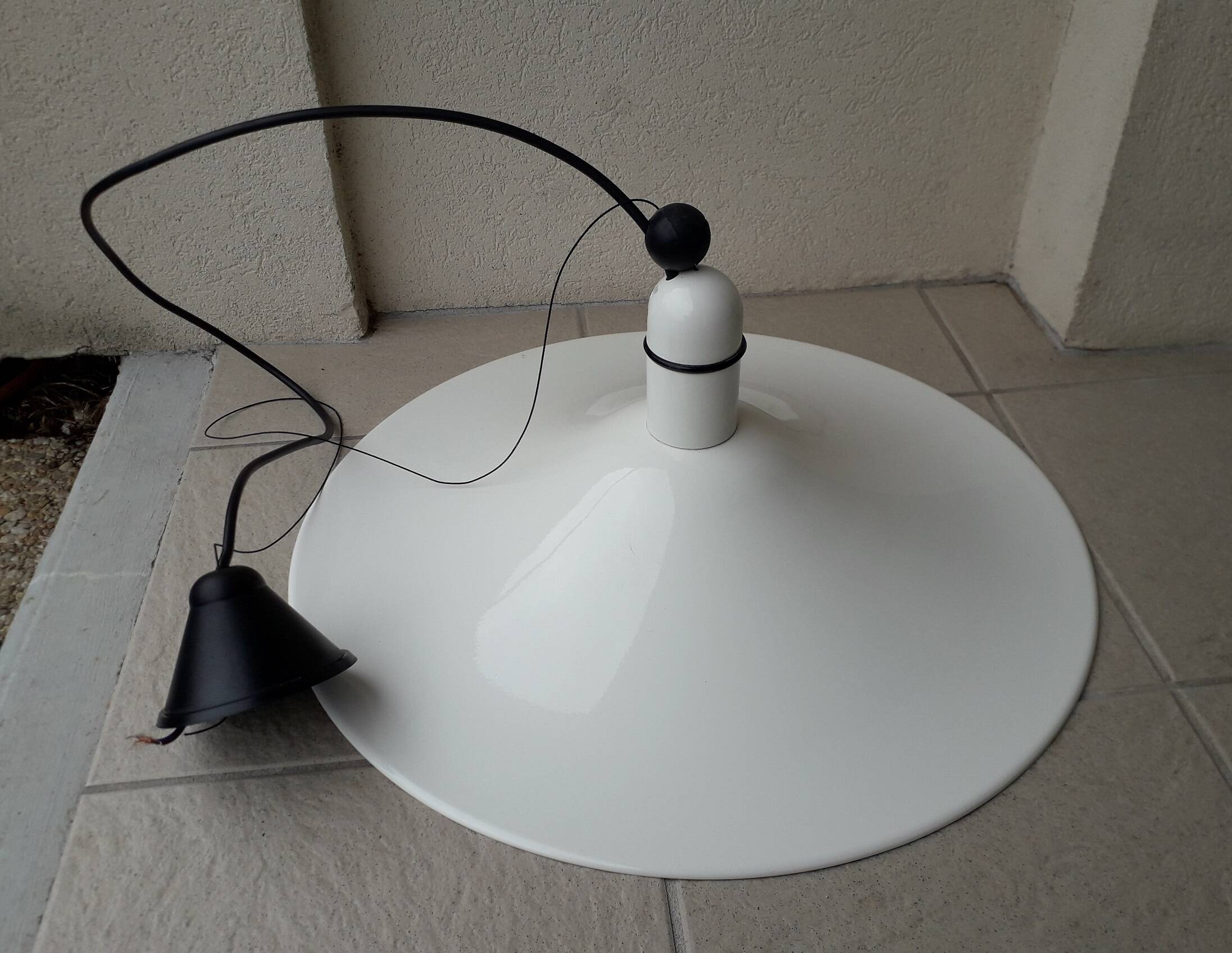 White Lita pendant light