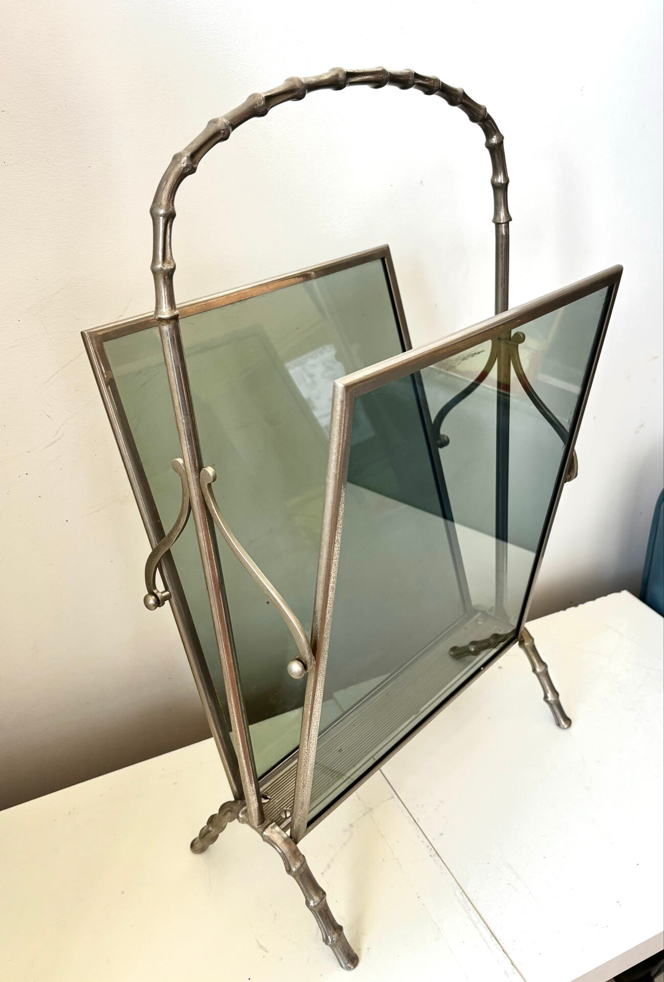 Porte revues en verre Maison Baguès