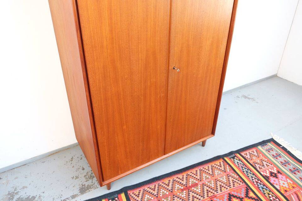 Vintage RT Riestenpatt wardrobe in teak, retro style from the 60s-70s.