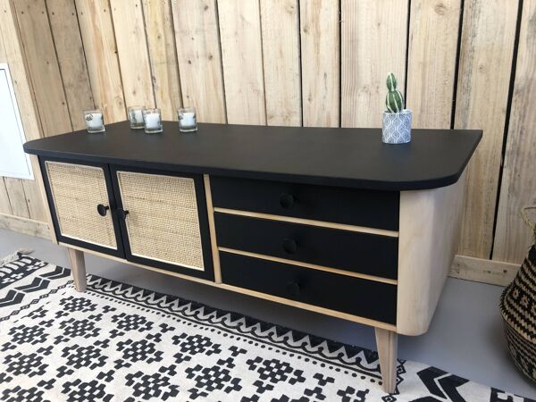 Petite enfilade avec inserts en rotin