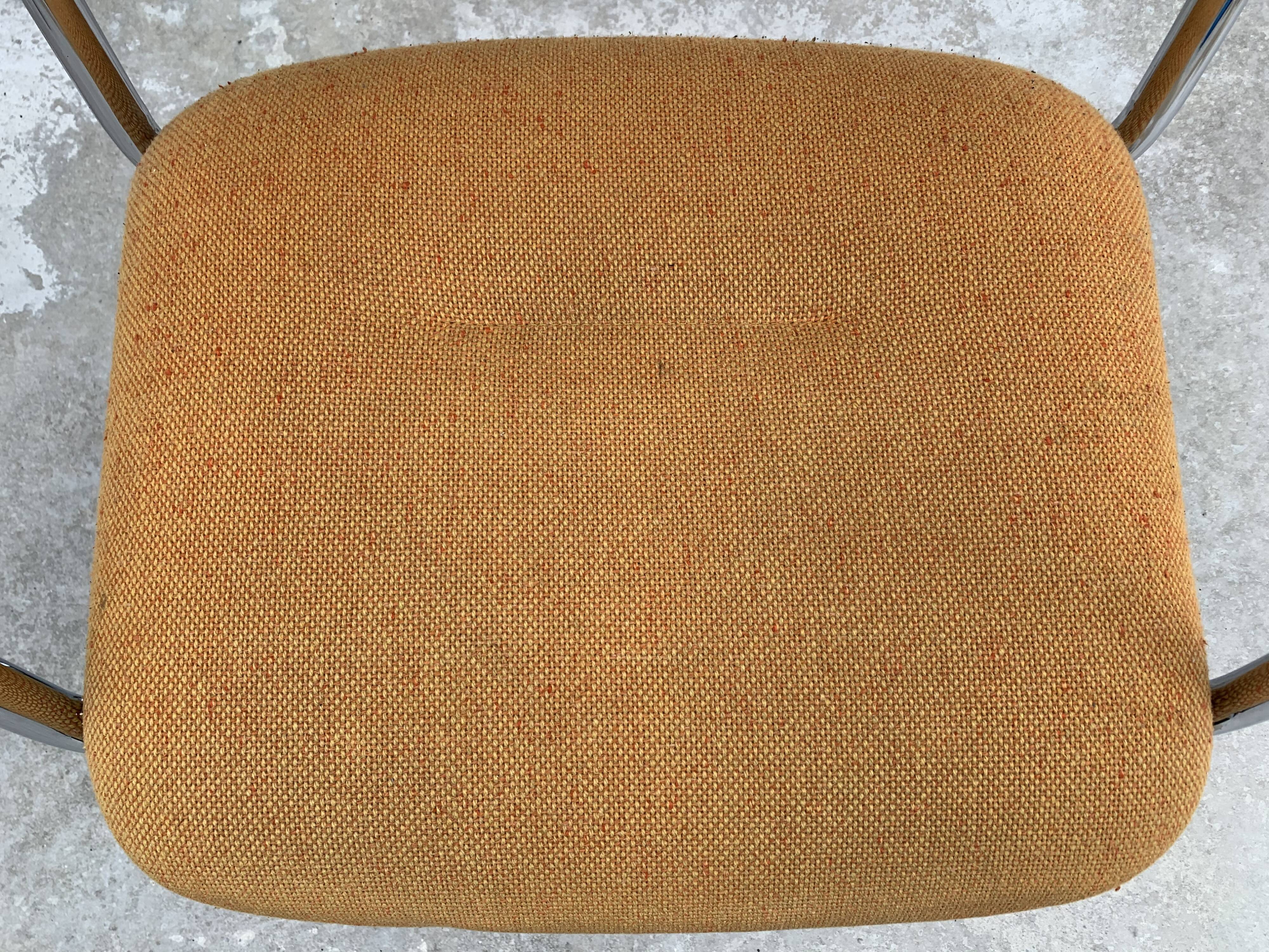 1980 Strafor desk chair adjustable, swivel and on wheels