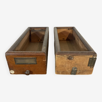 Lot de 2 tiroirs anciens en bois