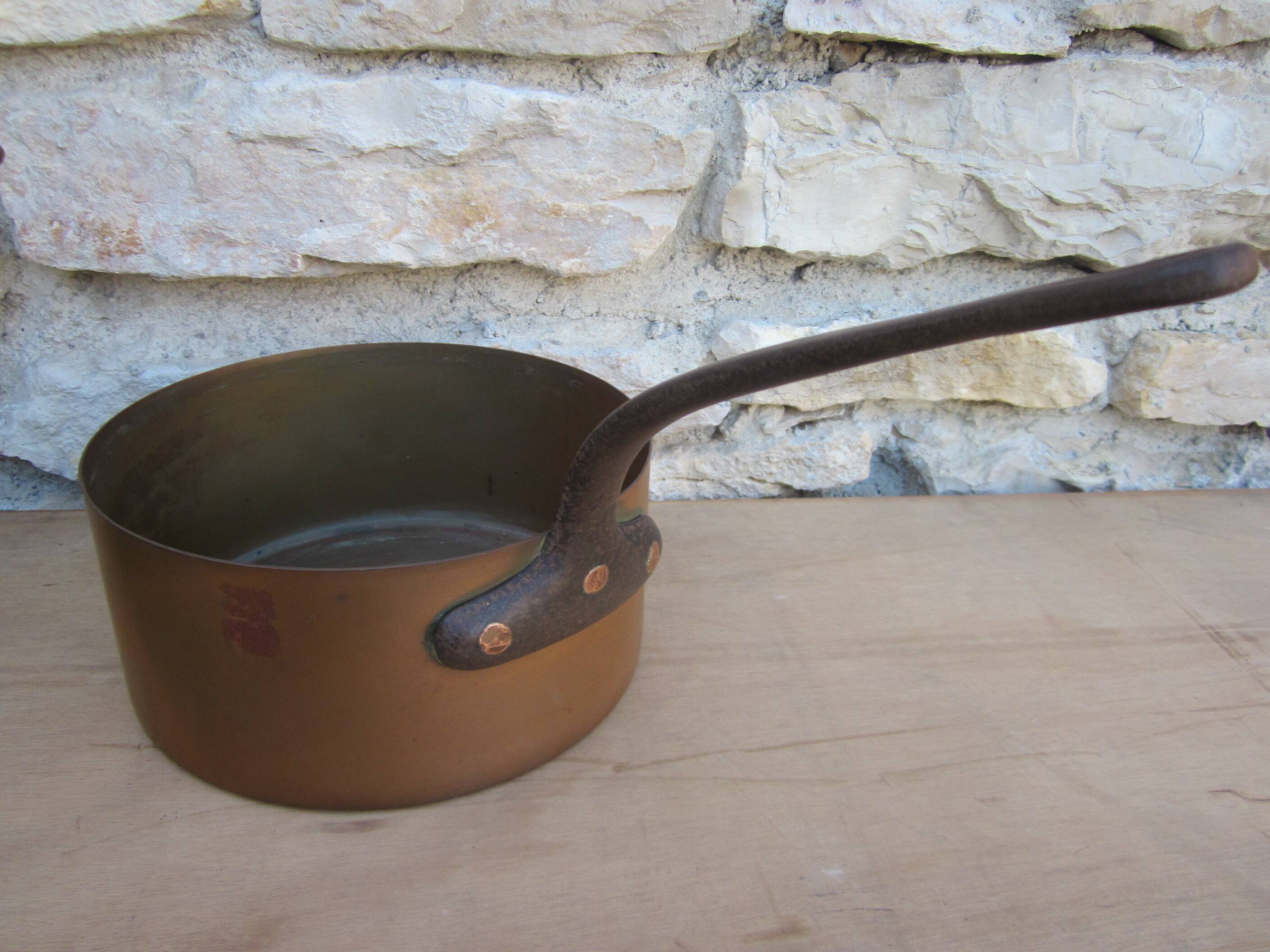 Set of 5 copper saucepans